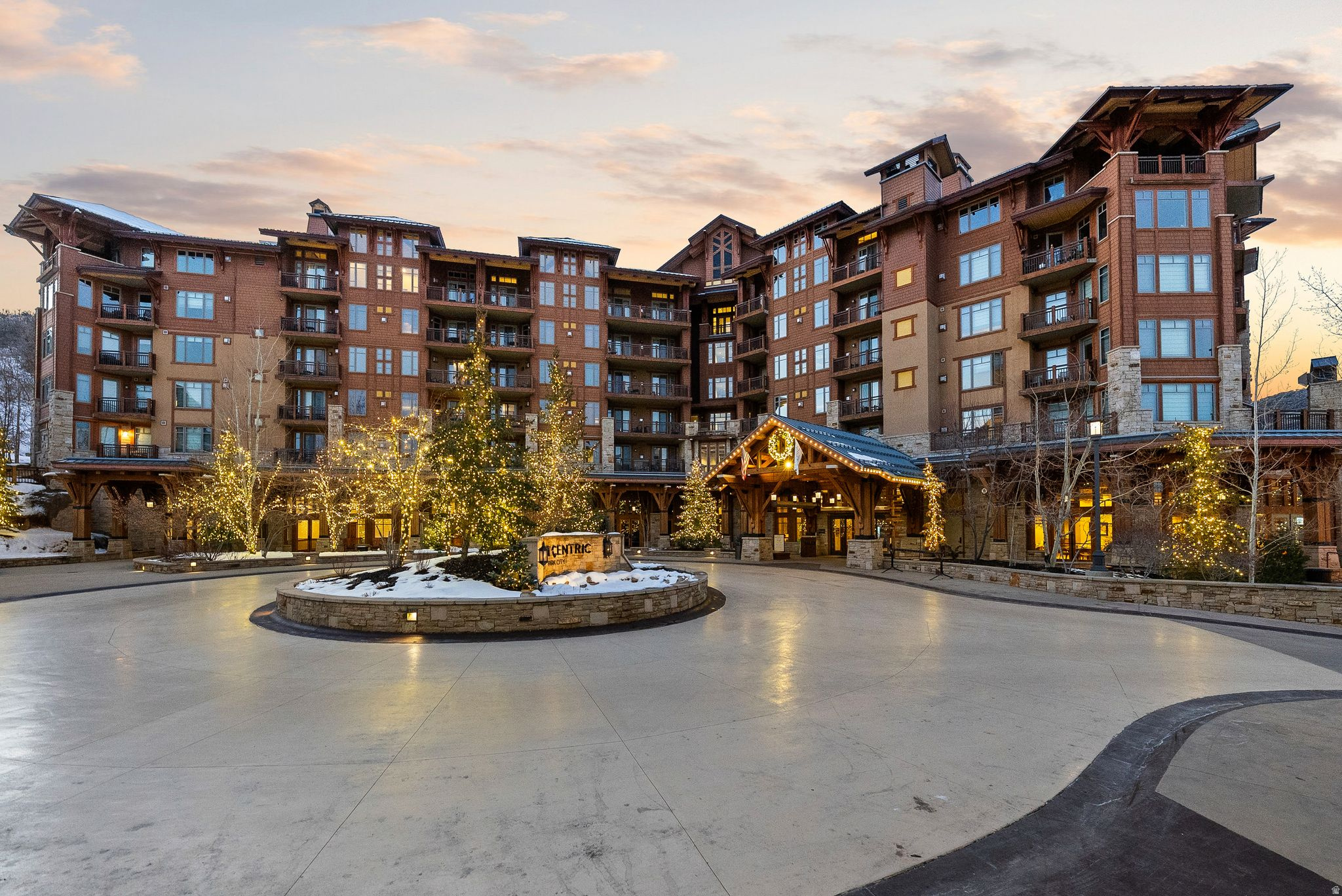 ESCALA LODGES CONDO - Residential