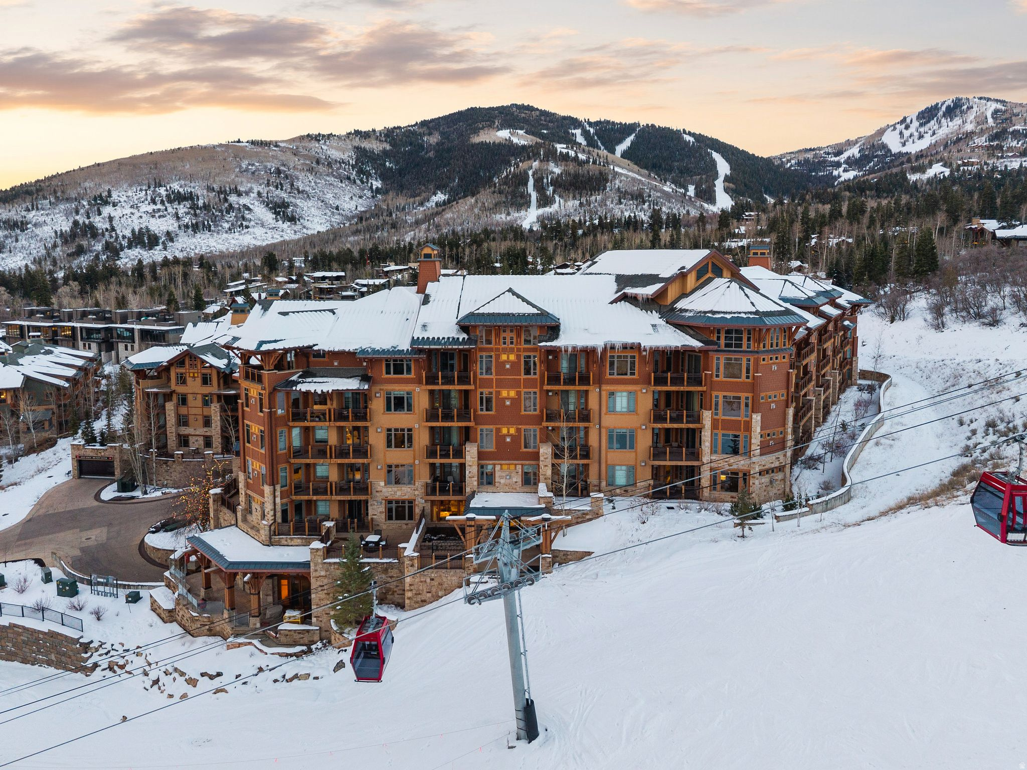 ESCALA LODGES CONDO - Residential