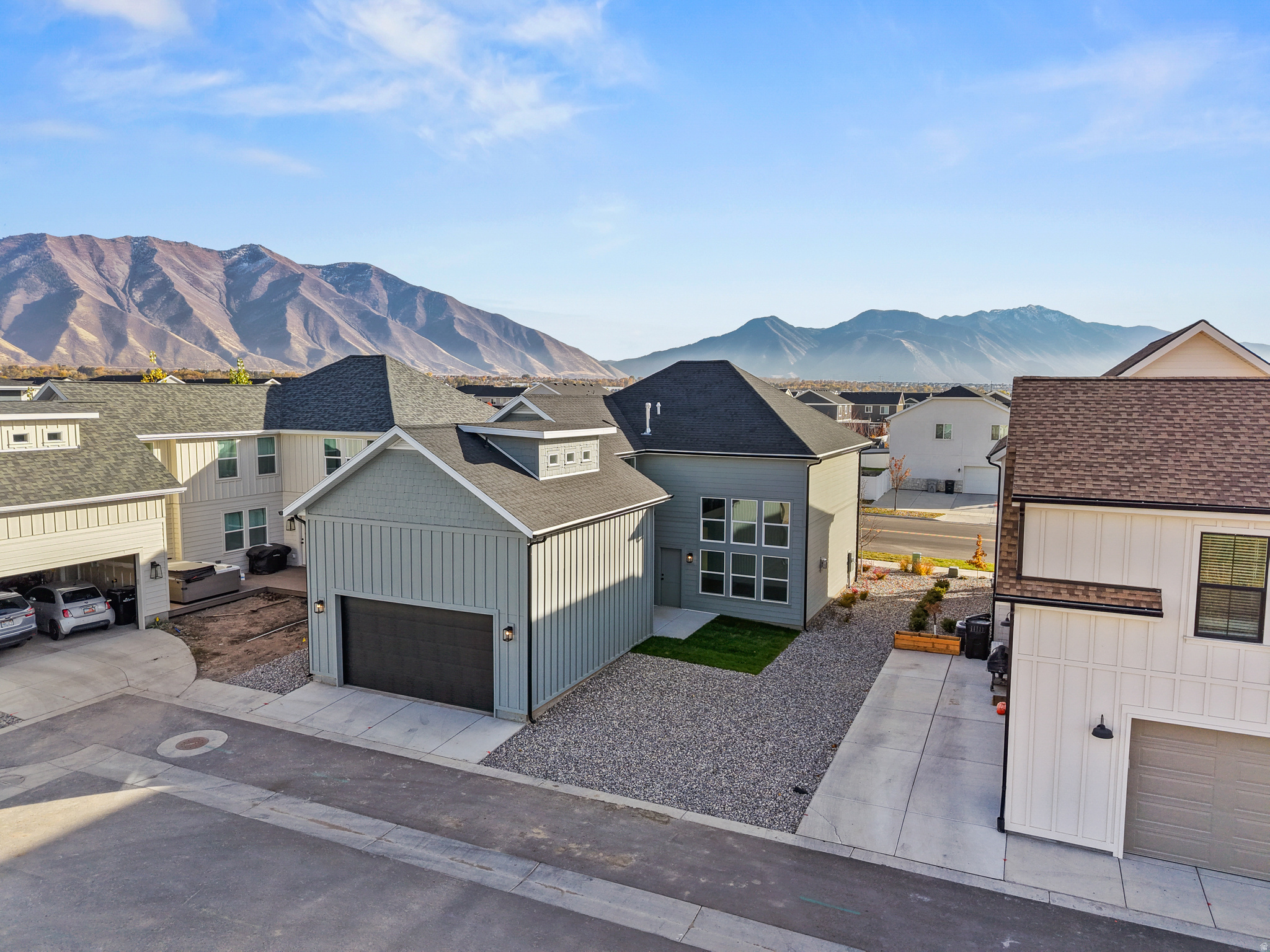 WESTFIELDS CENTRAL - Residential