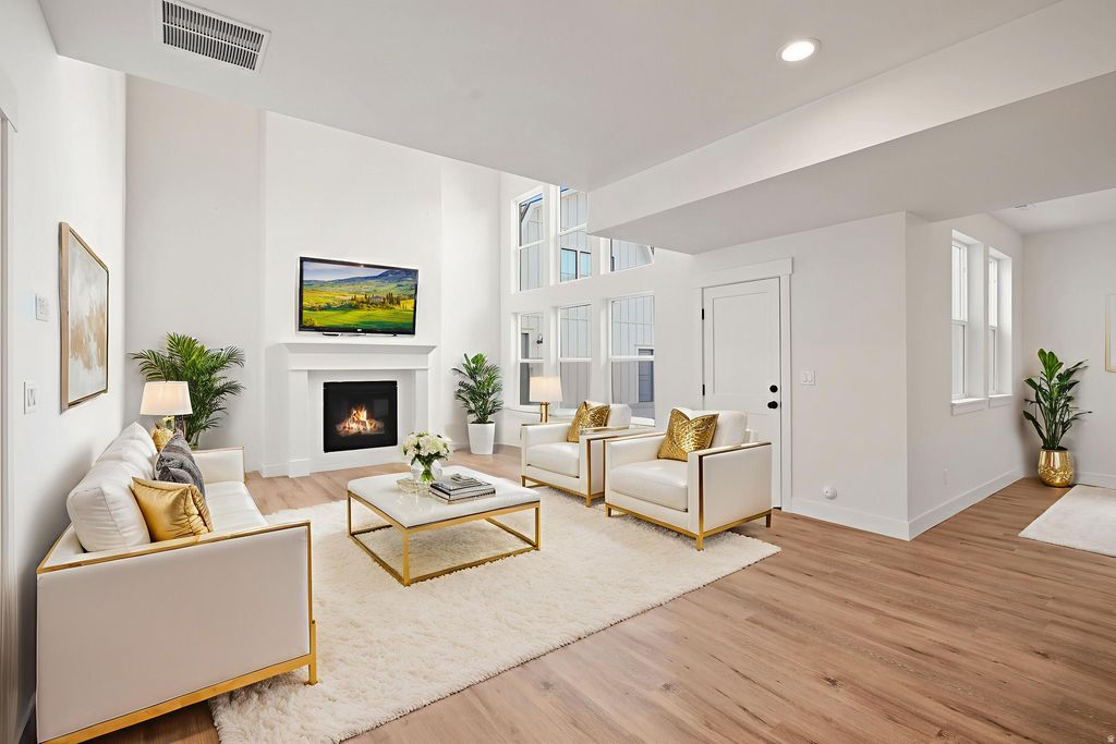 Photo of 804 W 900 S, Springville, UT 84663 (MLS # 2122692)