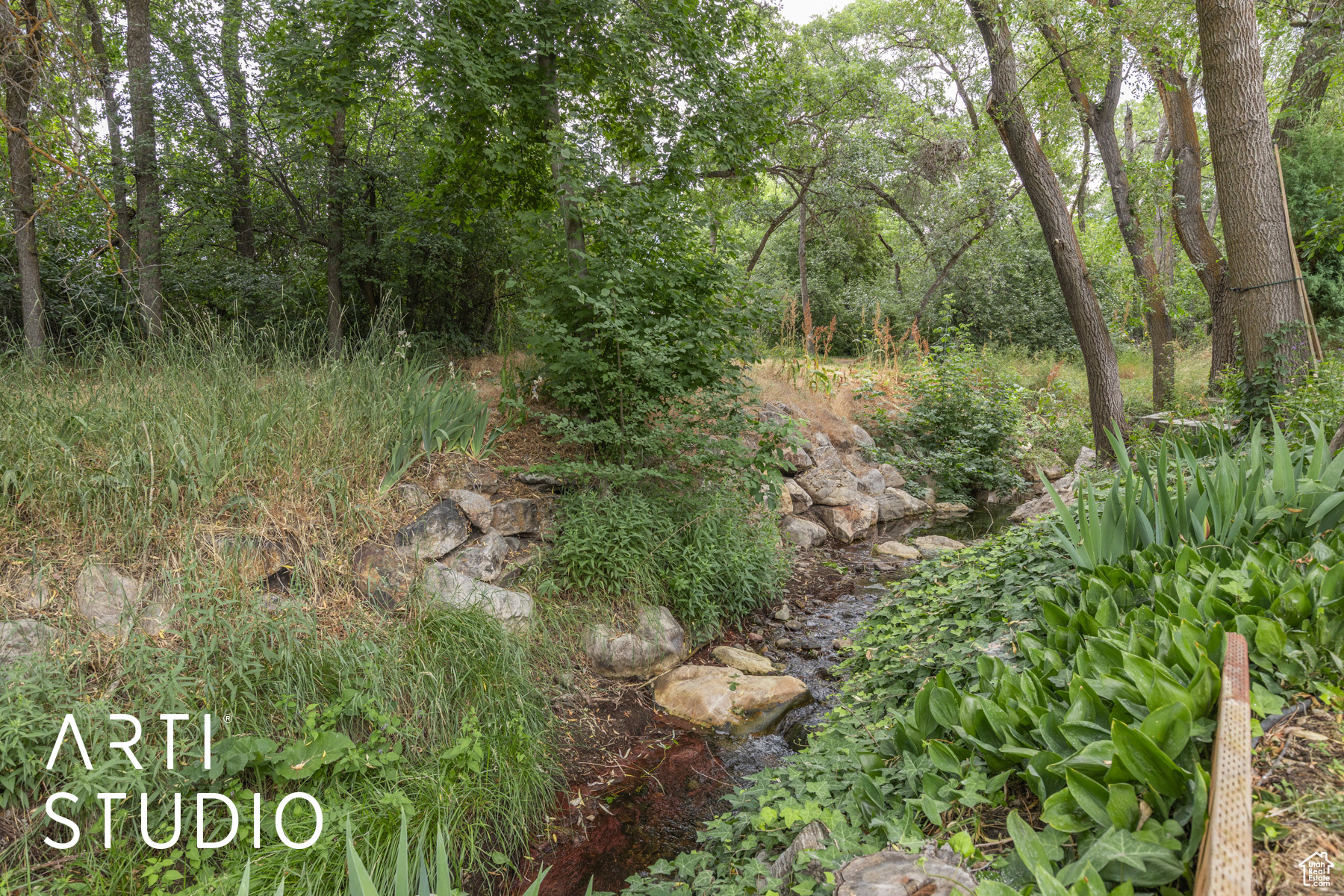 OAK CREEK - Residential Income