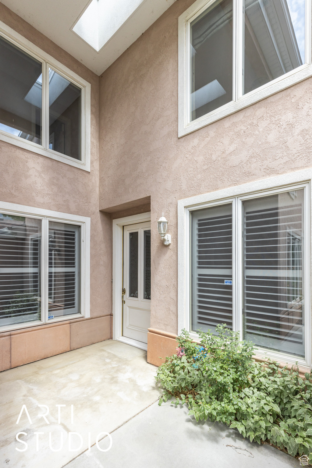 OAK CREEK - Residential Income