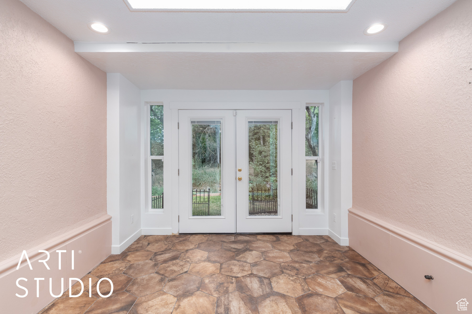 OAK CREEK - Residential Income