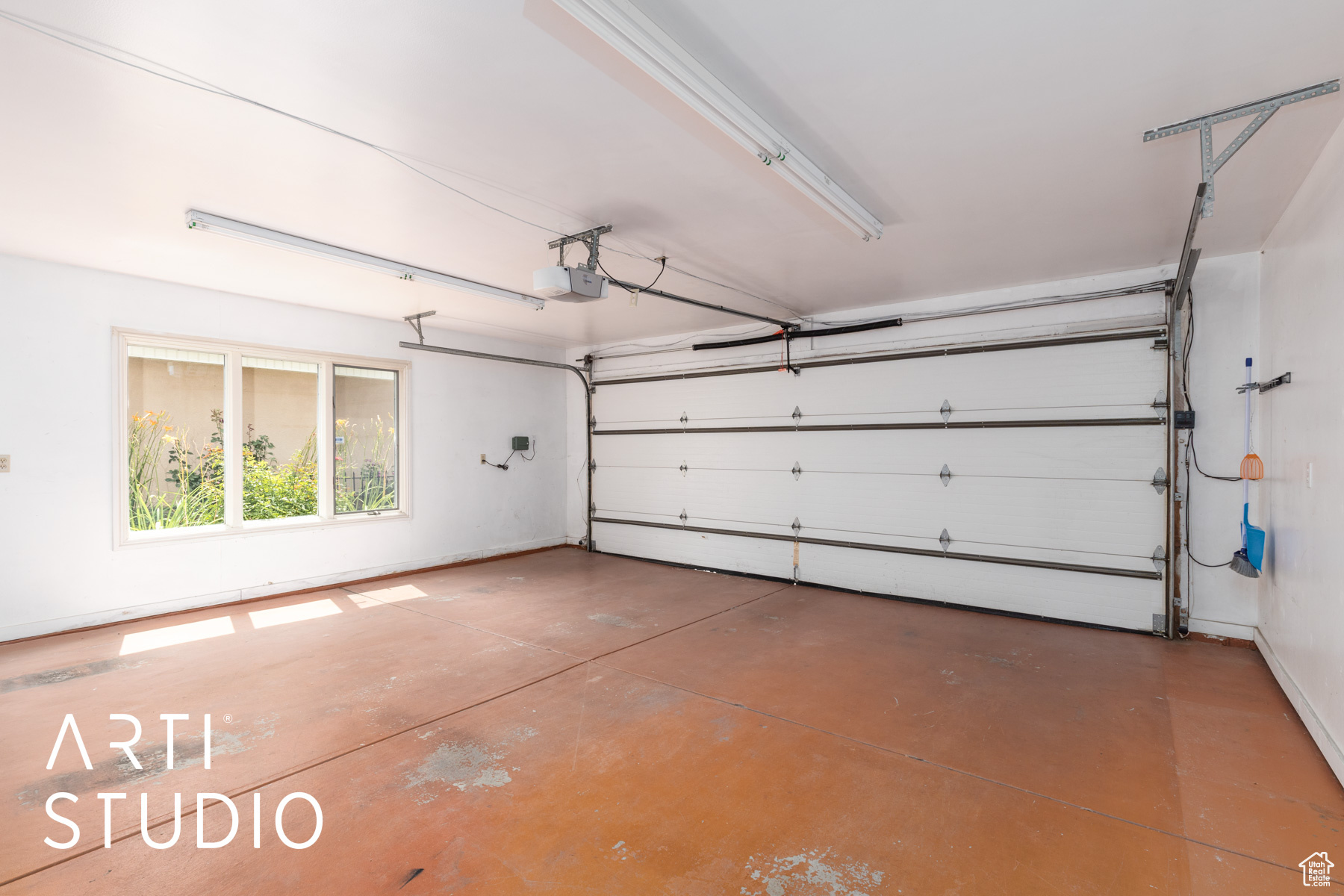 OAK CREEK - Residential Income