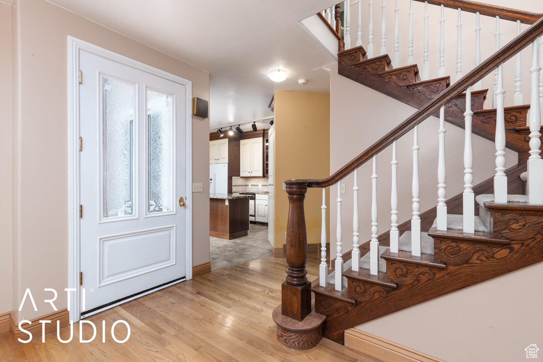 OAK CREEK - Residential Income