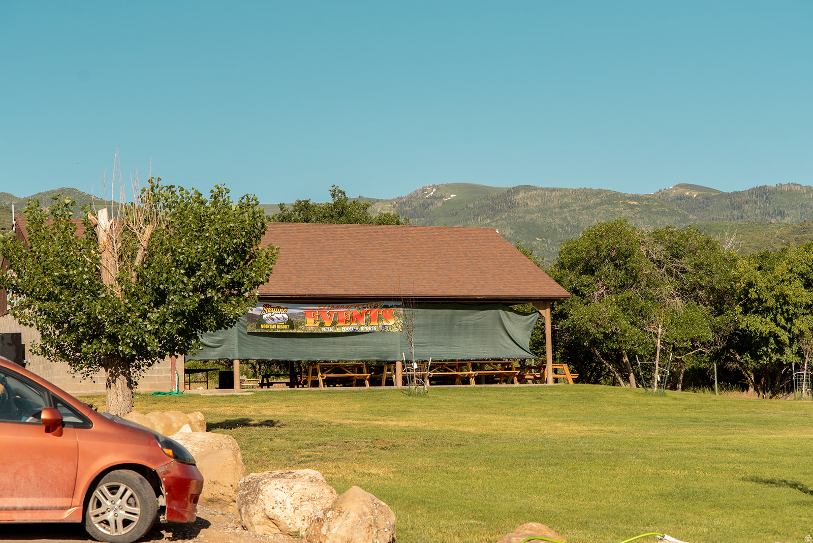 SKYLINE MOUNTAIN RESORT - Land