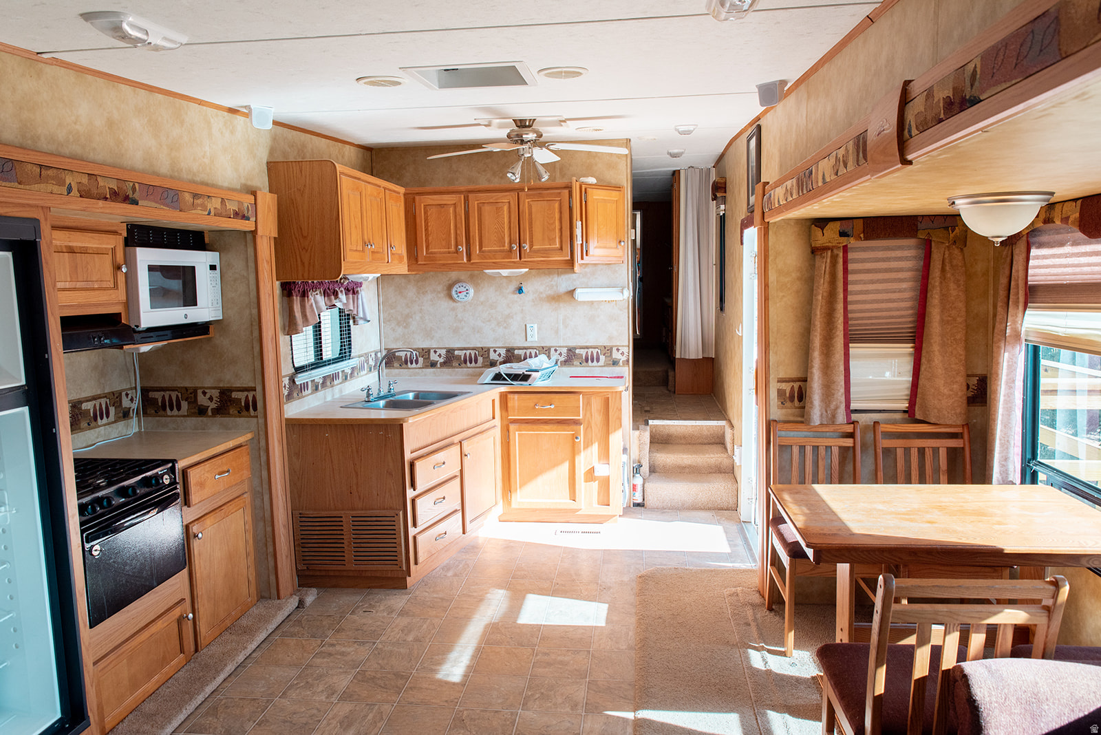 SKYLINE MOUNTAIN RESORT - Land