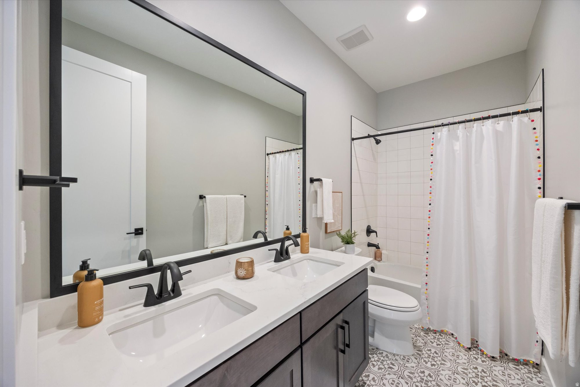 LAKEVIEW ESTATES - Residential