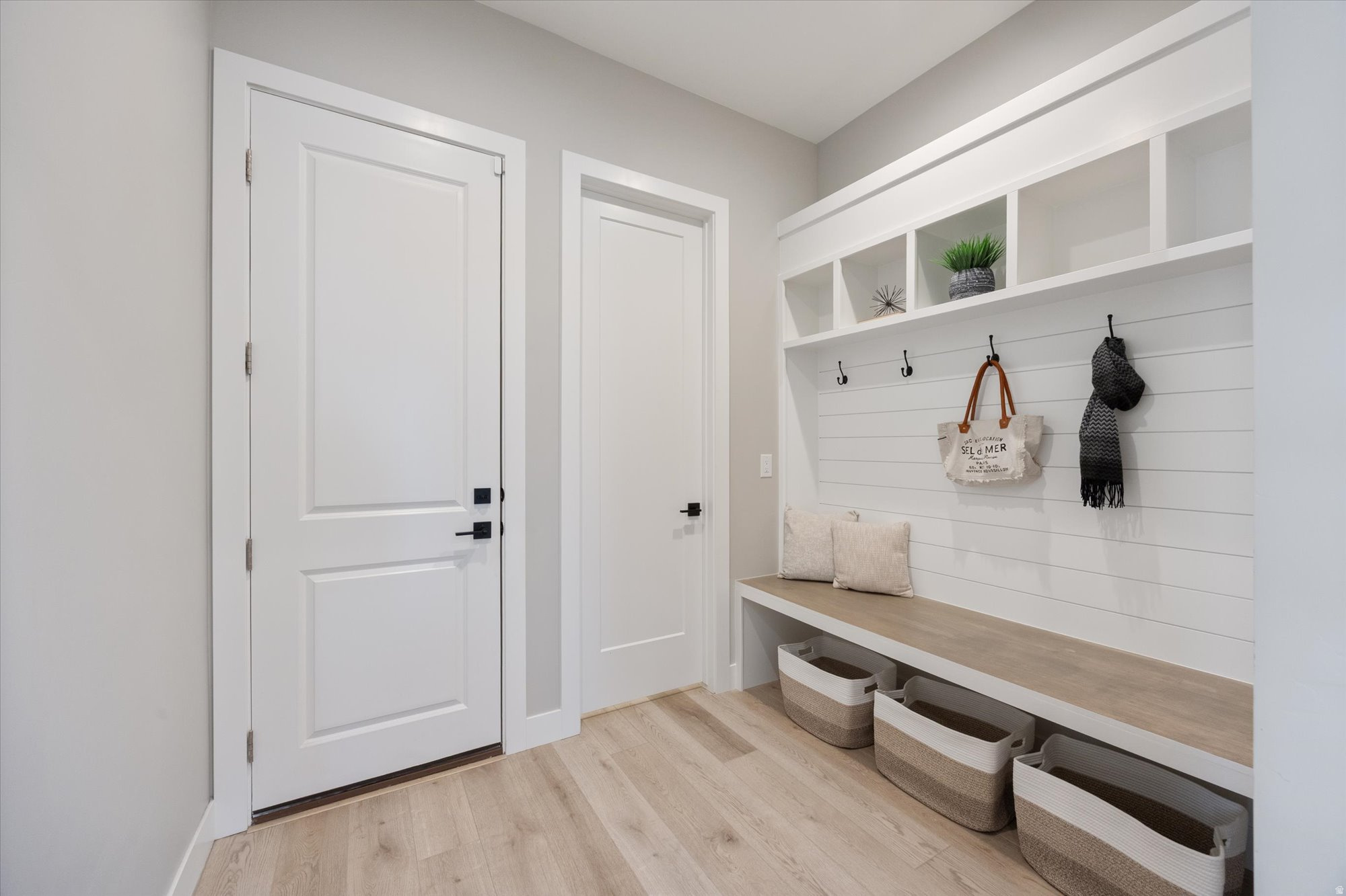 LAKEVIEW ESTATES - Residential