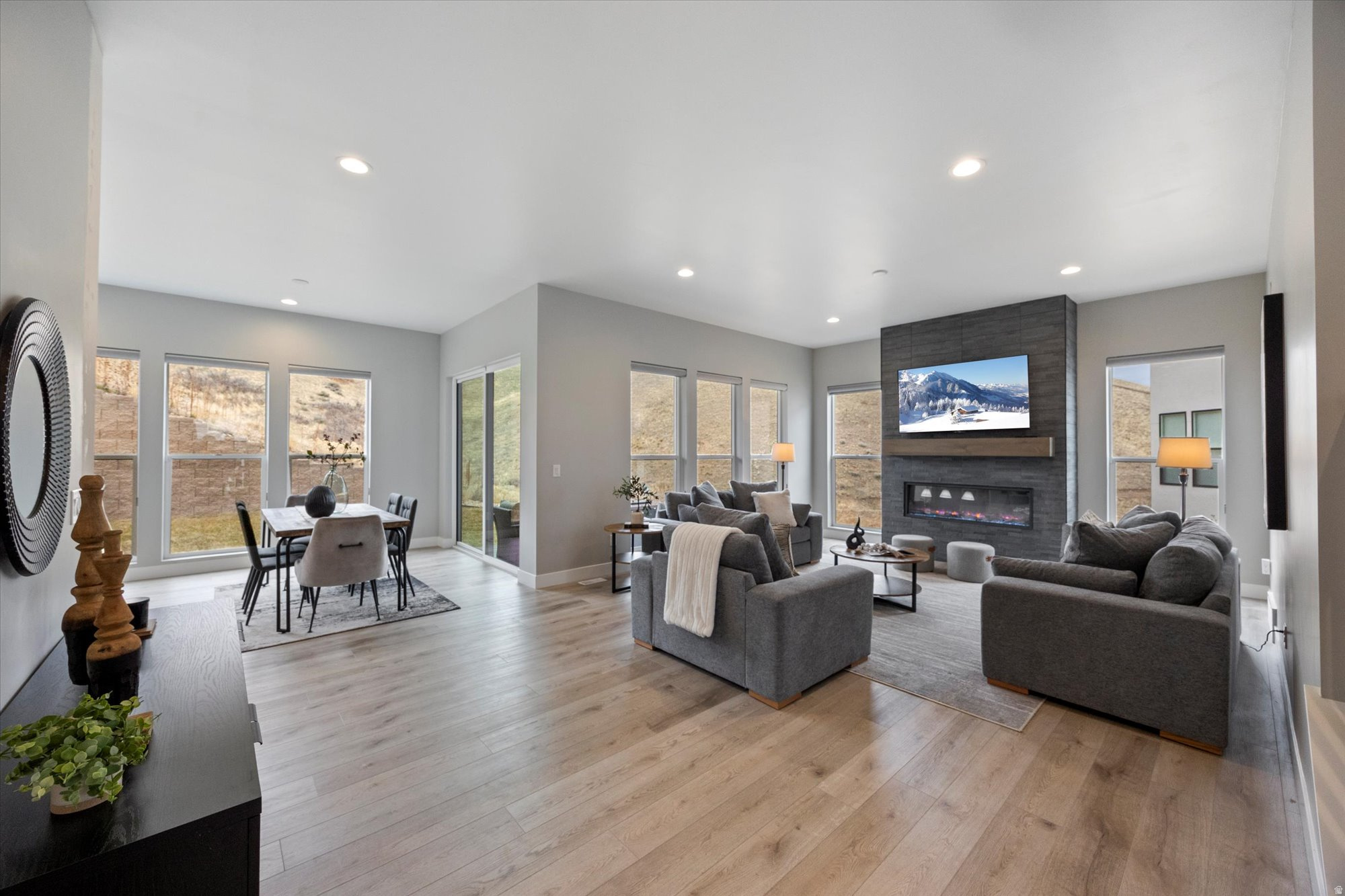 LAKEVIEW ESTATES - Residential