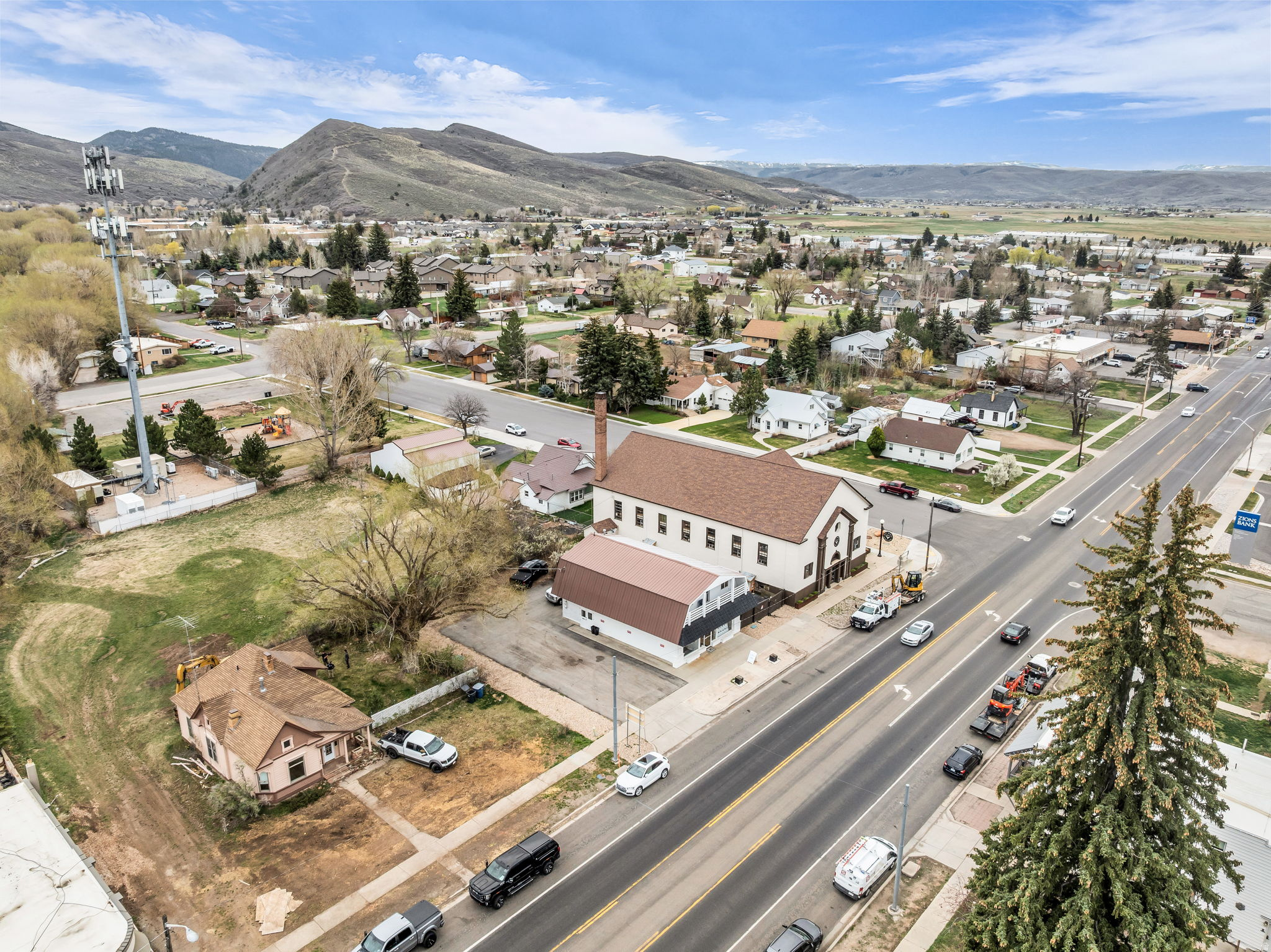 KAMAS TOWN - Commercial Sale