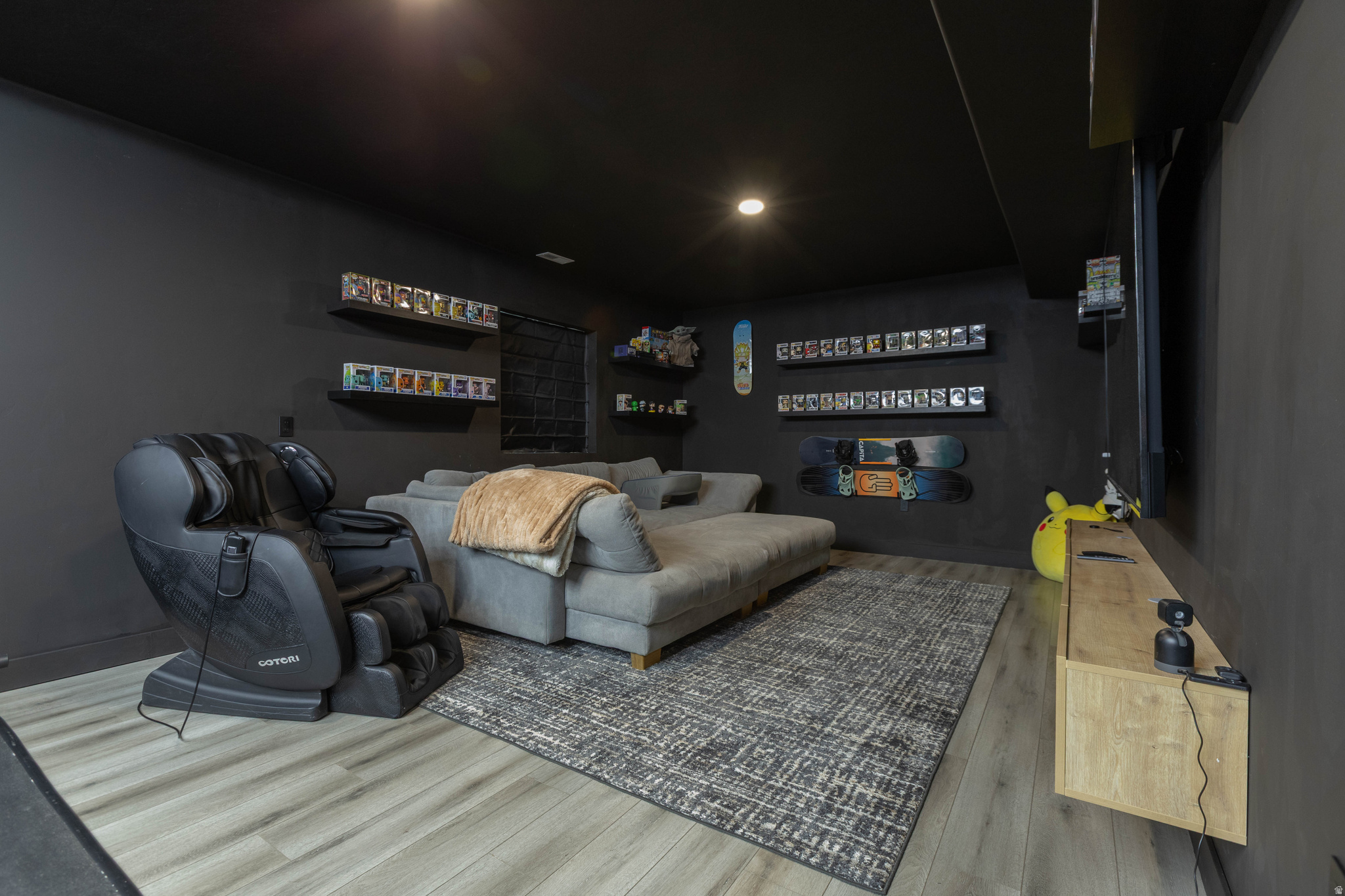 FOOTHILL VILLAGE - Residential