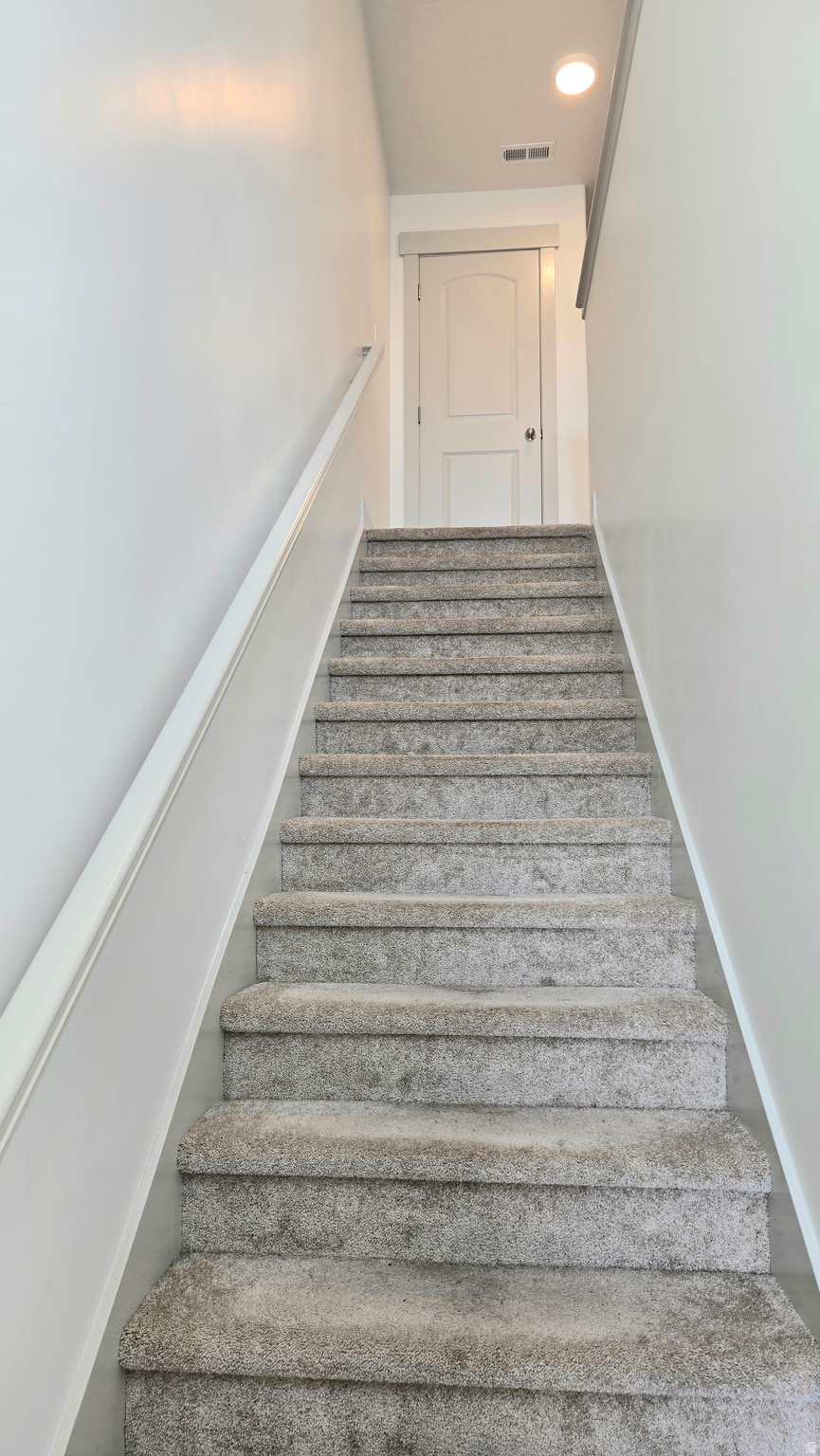 MOUNTAIN RIDGE - Residential