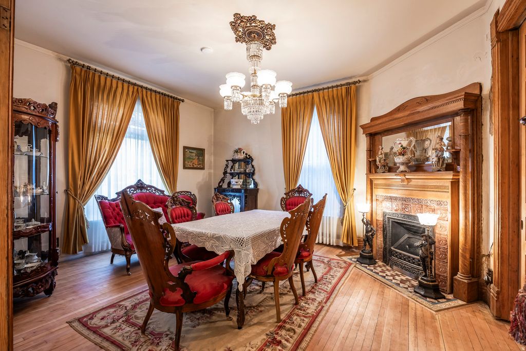 Photo of 1024 E 1ST AVE, Salt Lake City, UT 84103 (MLS # 2121389)