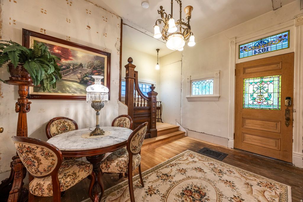 Photo of 1024 E 1ST AVE, Salt Lake City, UT 84103 (MLS # 2121389)