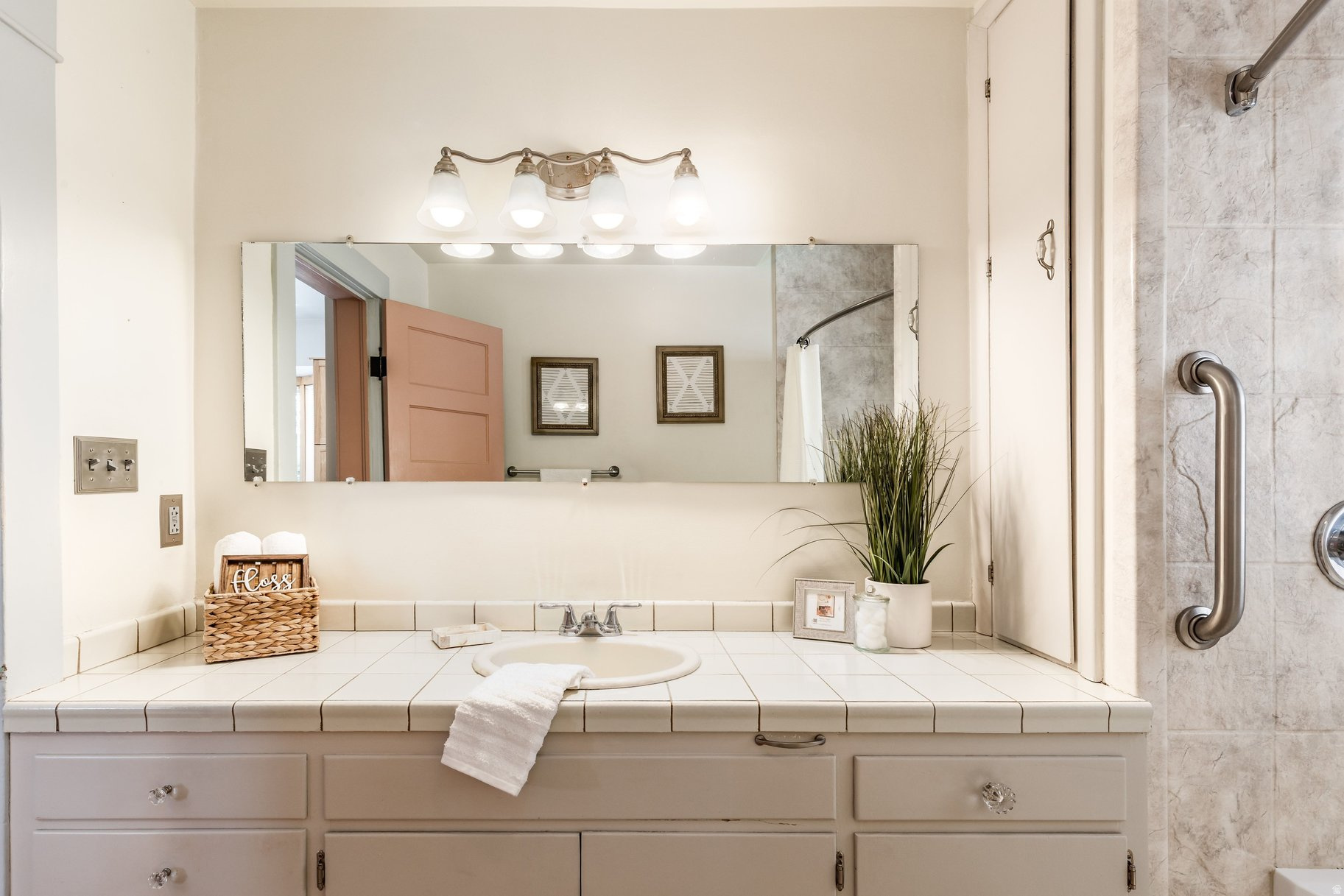 PARADISE ADD - Residential