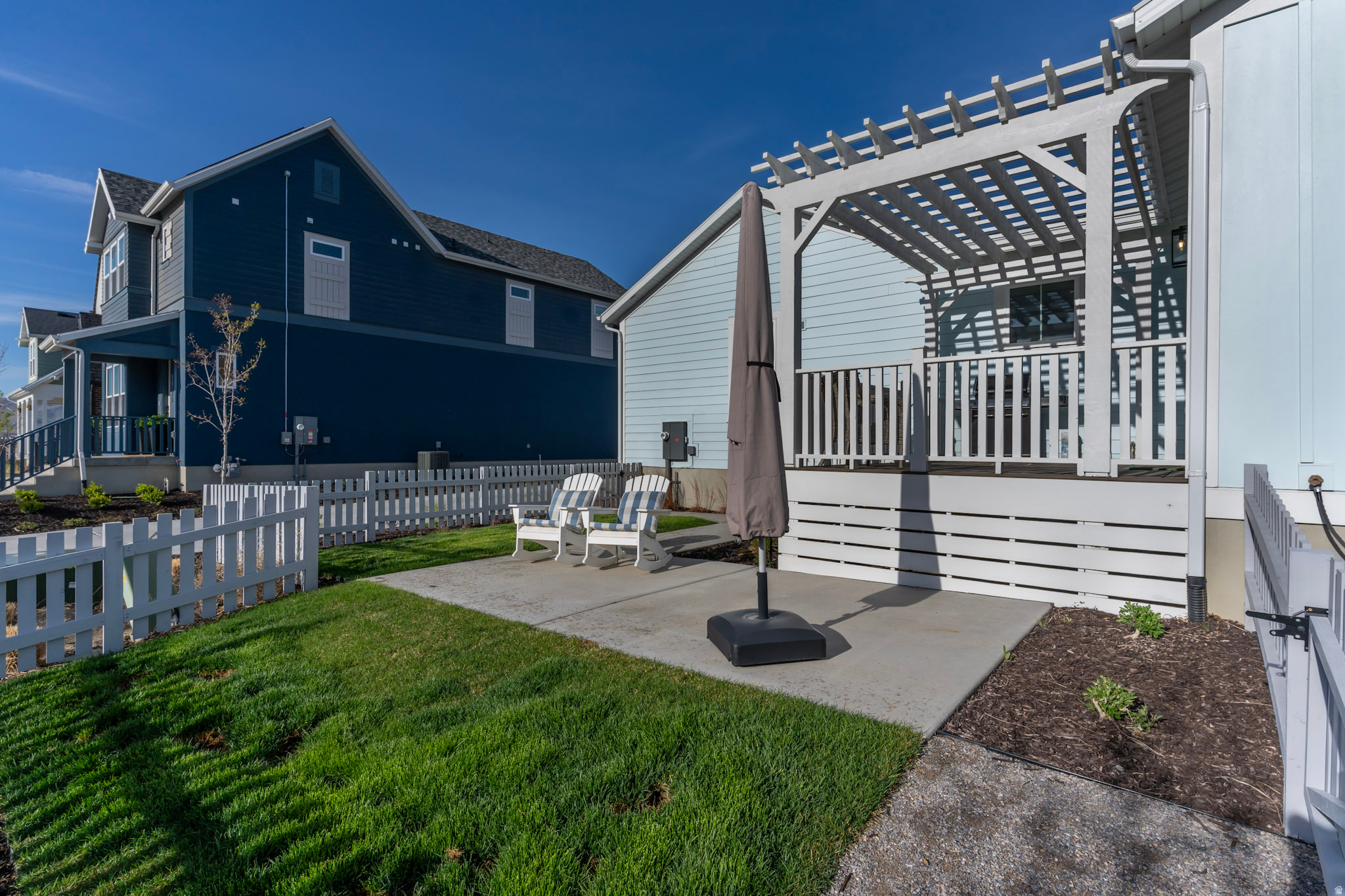 DAYBREAK - Residential