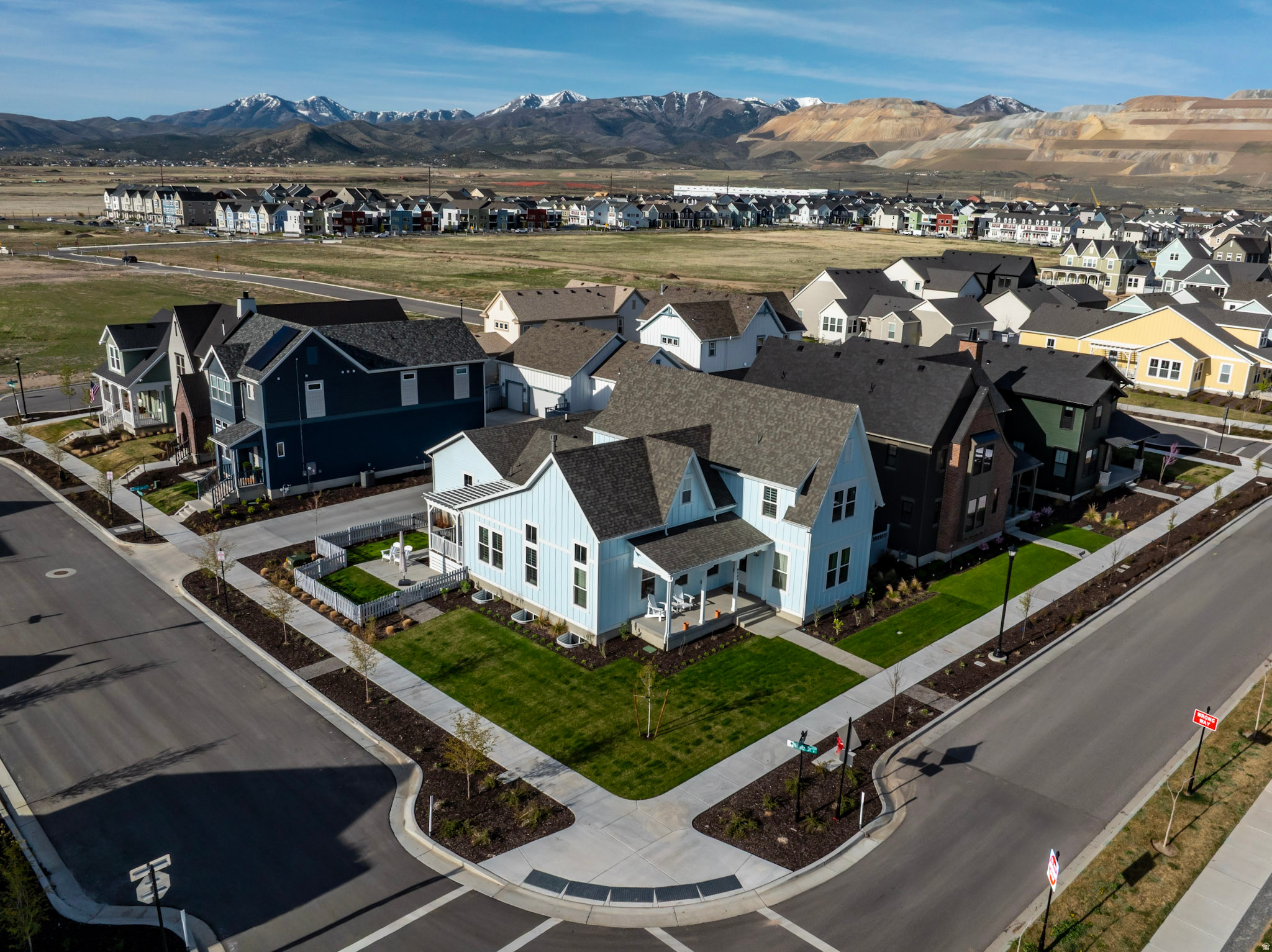 DAYBREAK - Residential