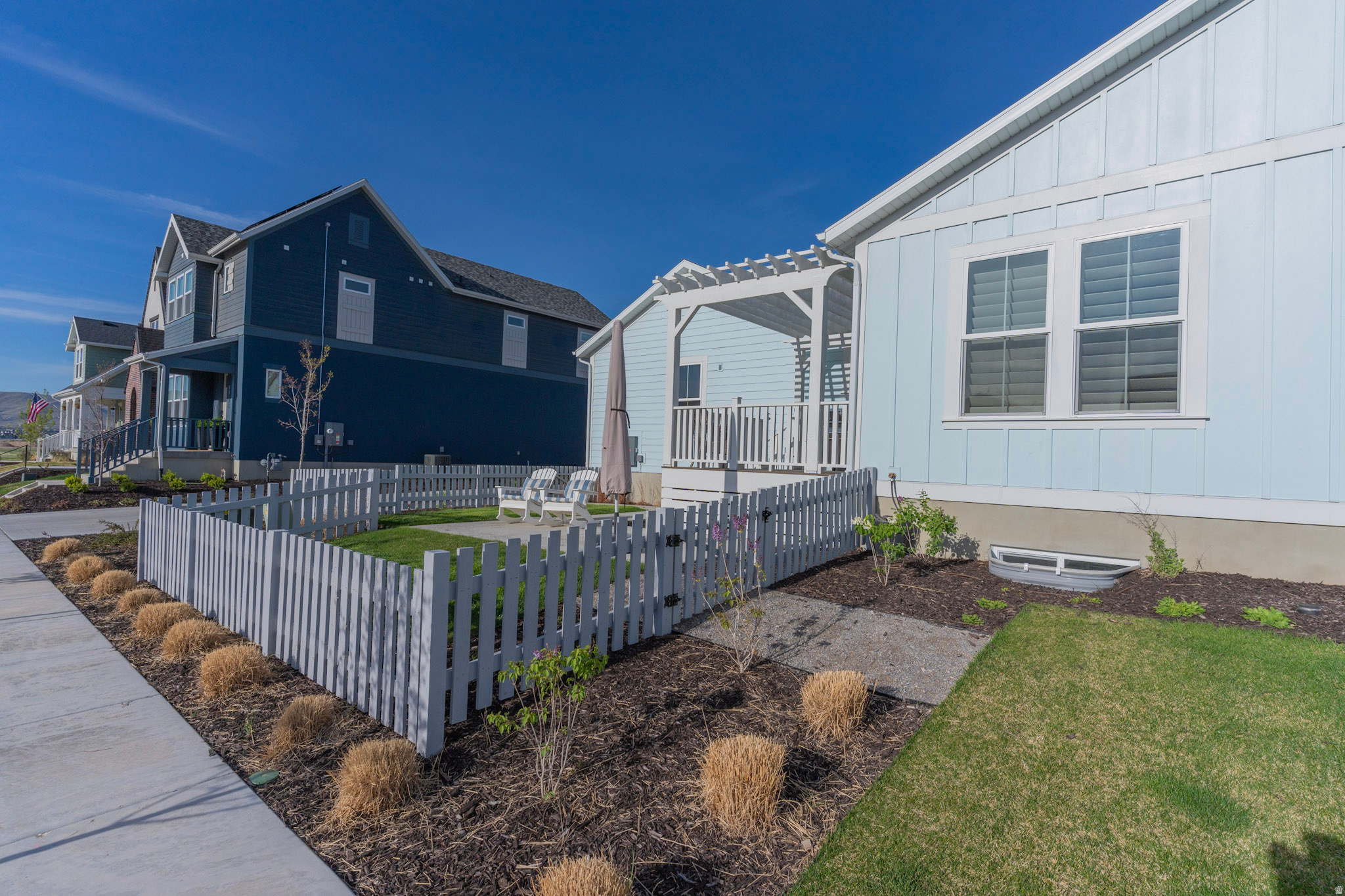 DAYBREAK - Residential