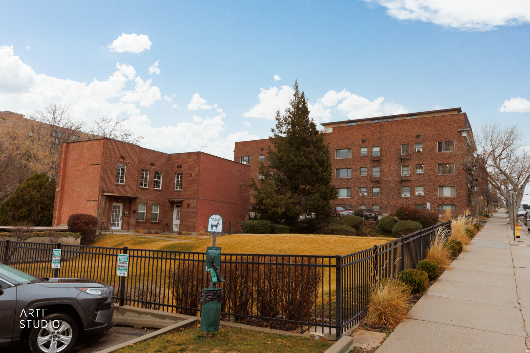 OXFORD MANOR - Residential