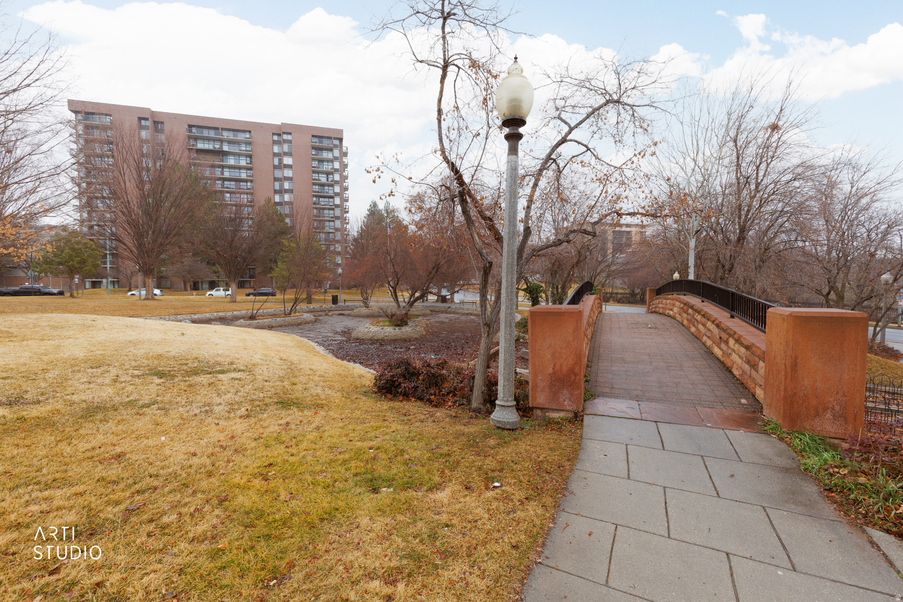 OXFORD MANOR - Residential