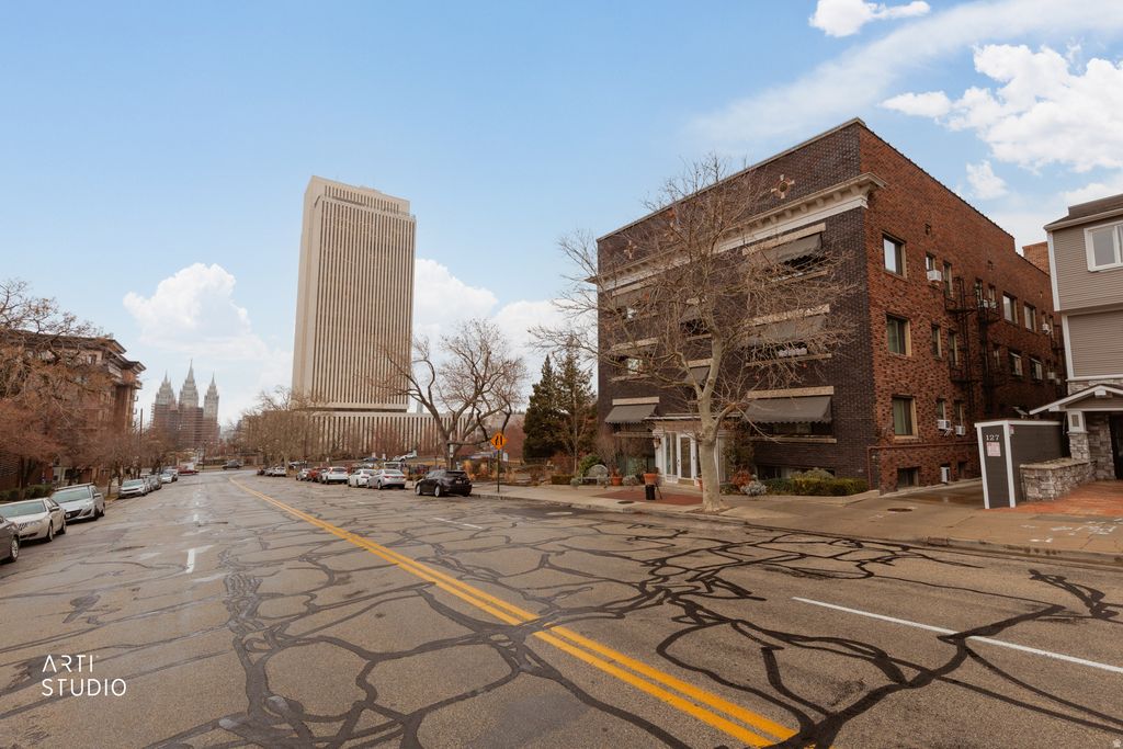 Photo of 125 E 1ST AVE #106, Salt Lake City, UT 84103 (MLS # 2137606)