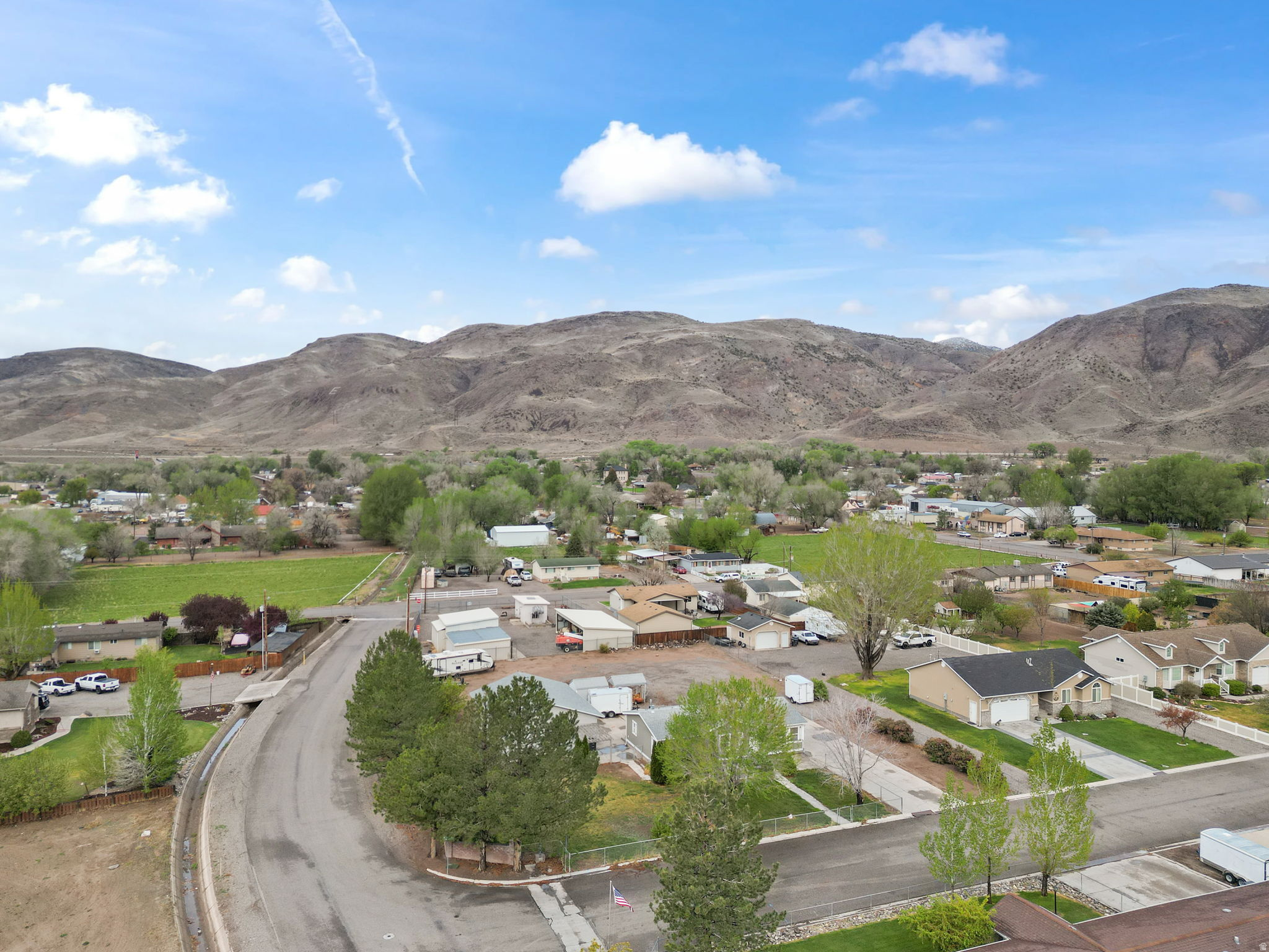 PINE HOLLOW ESTATES - Residential