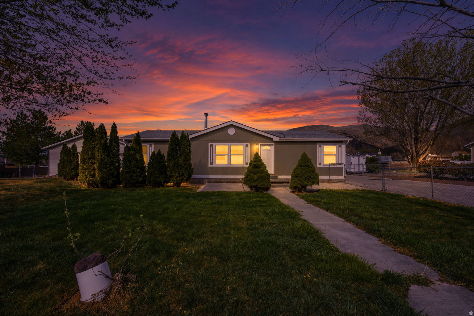 PINE HOLLOW ESTATES - Residential