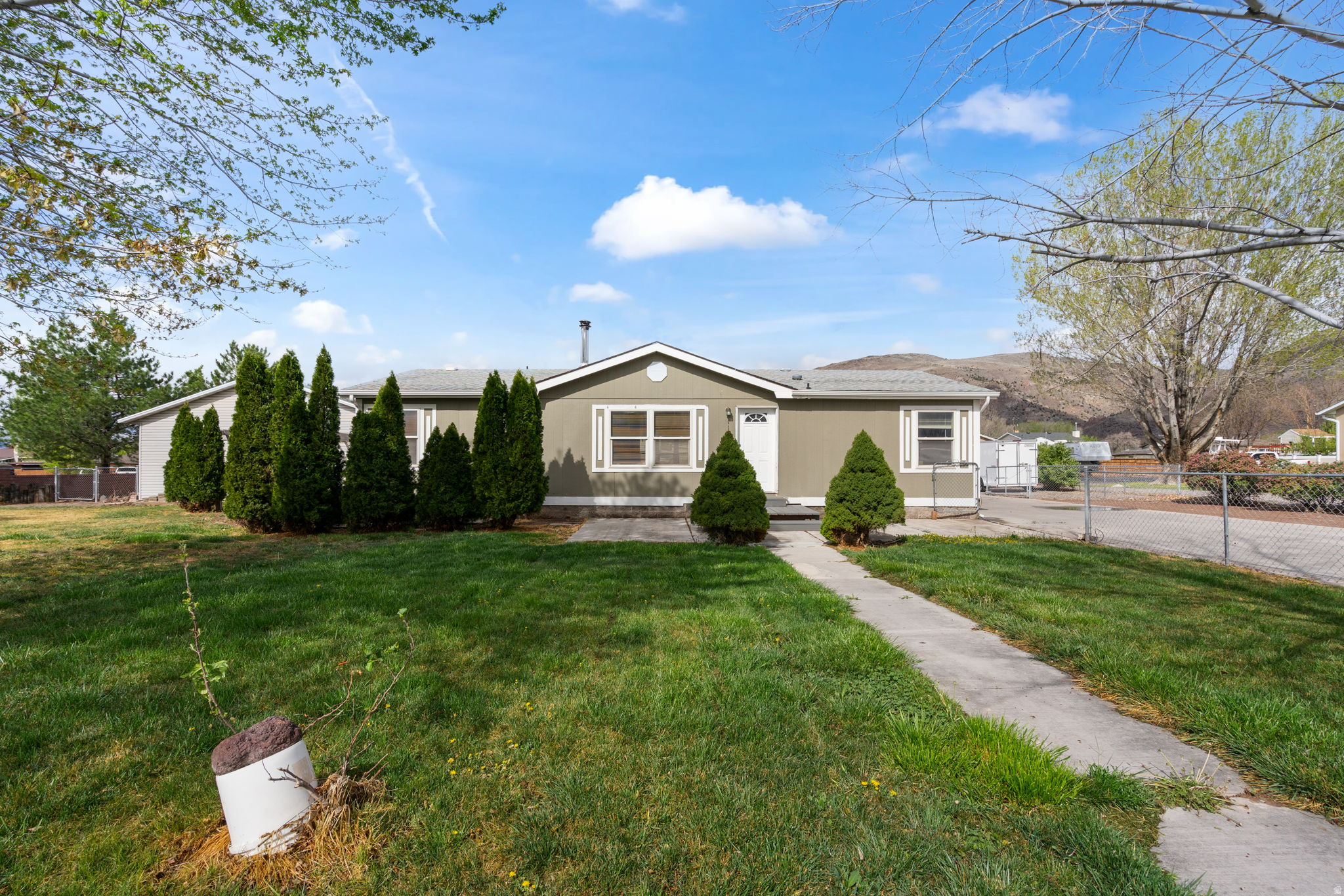 PINE HOLLOW ESTATES - Residential