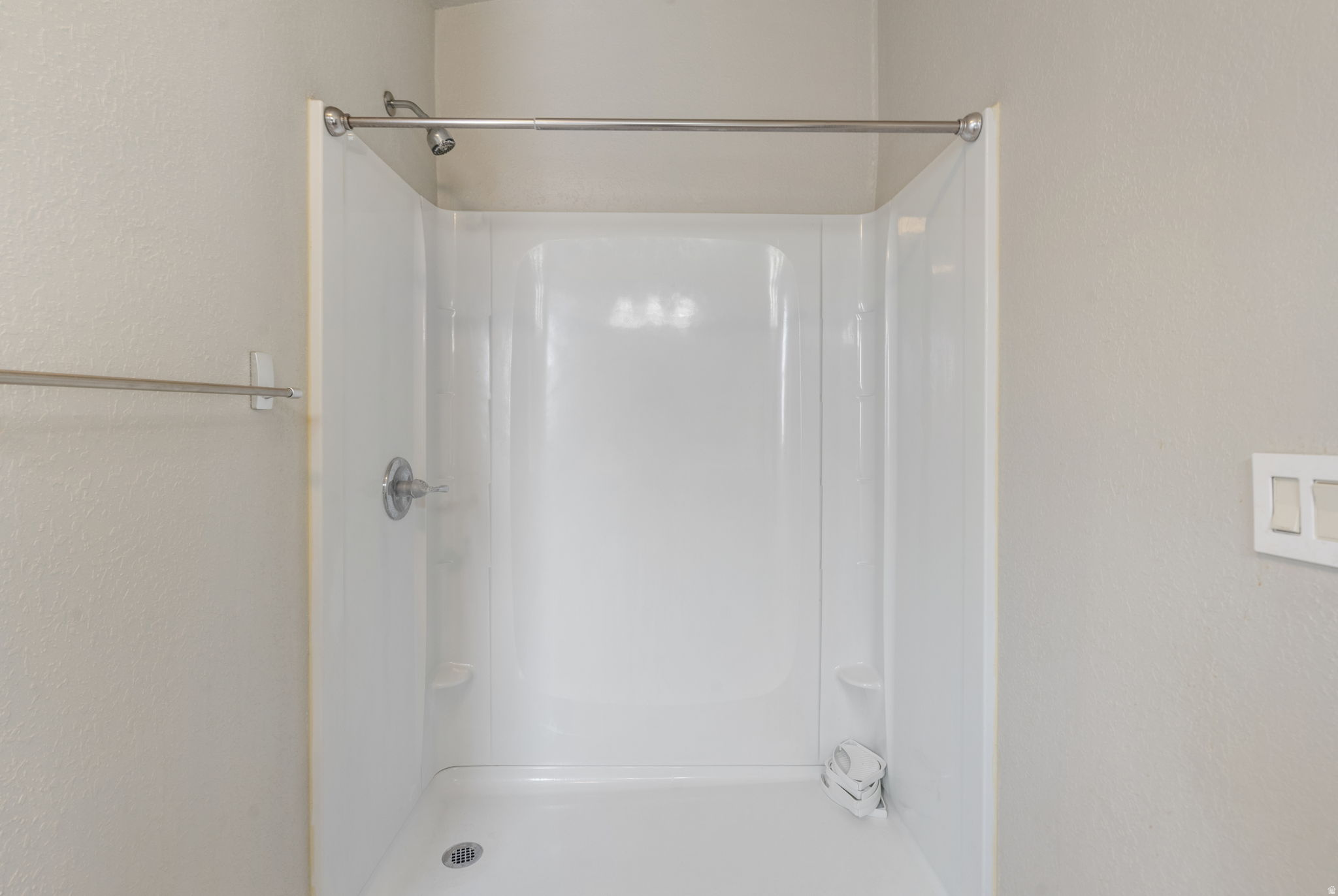 PINE HOLLOW ESTATES - Residential