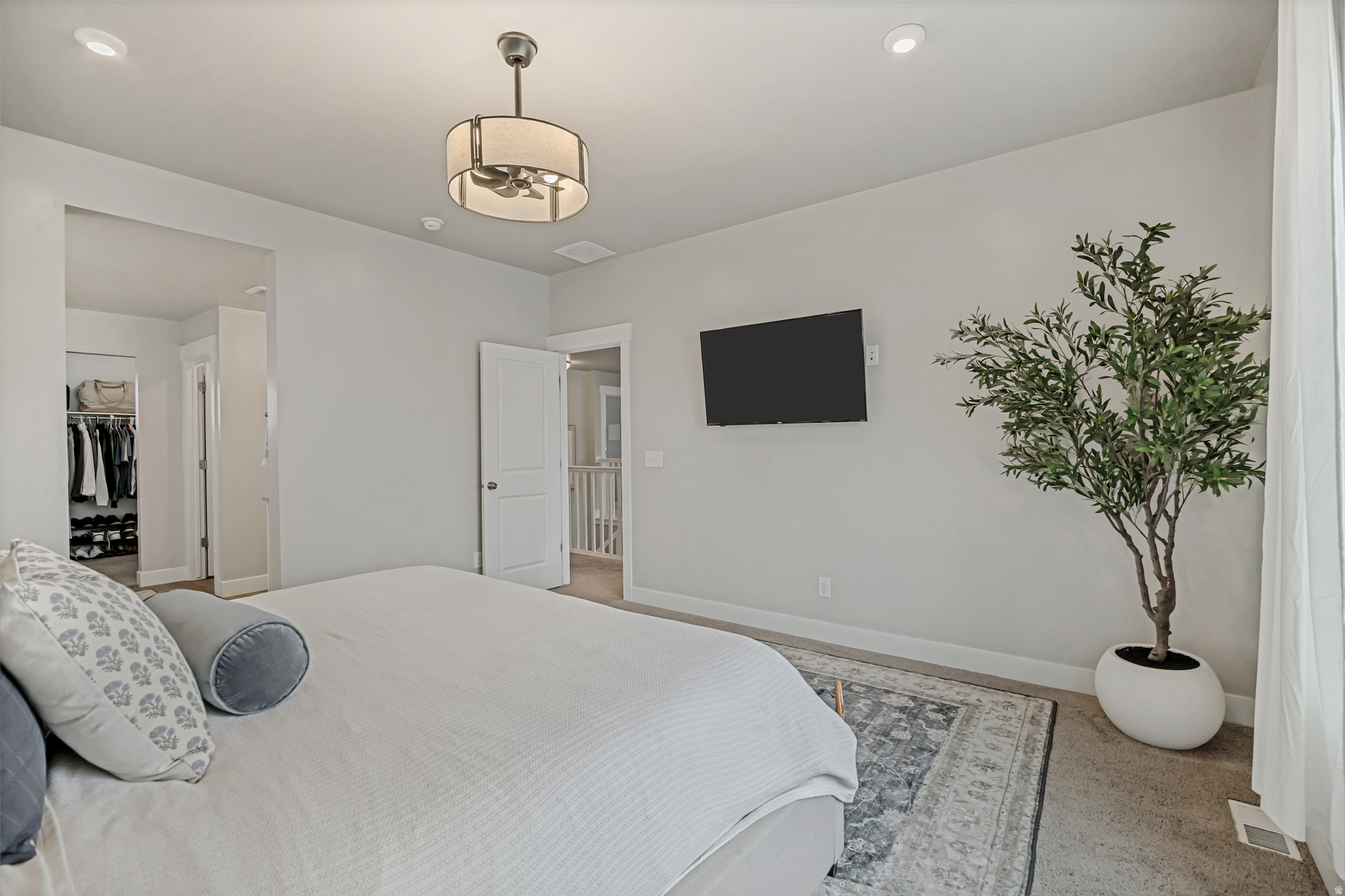 EDGEWATER PARK - Residential