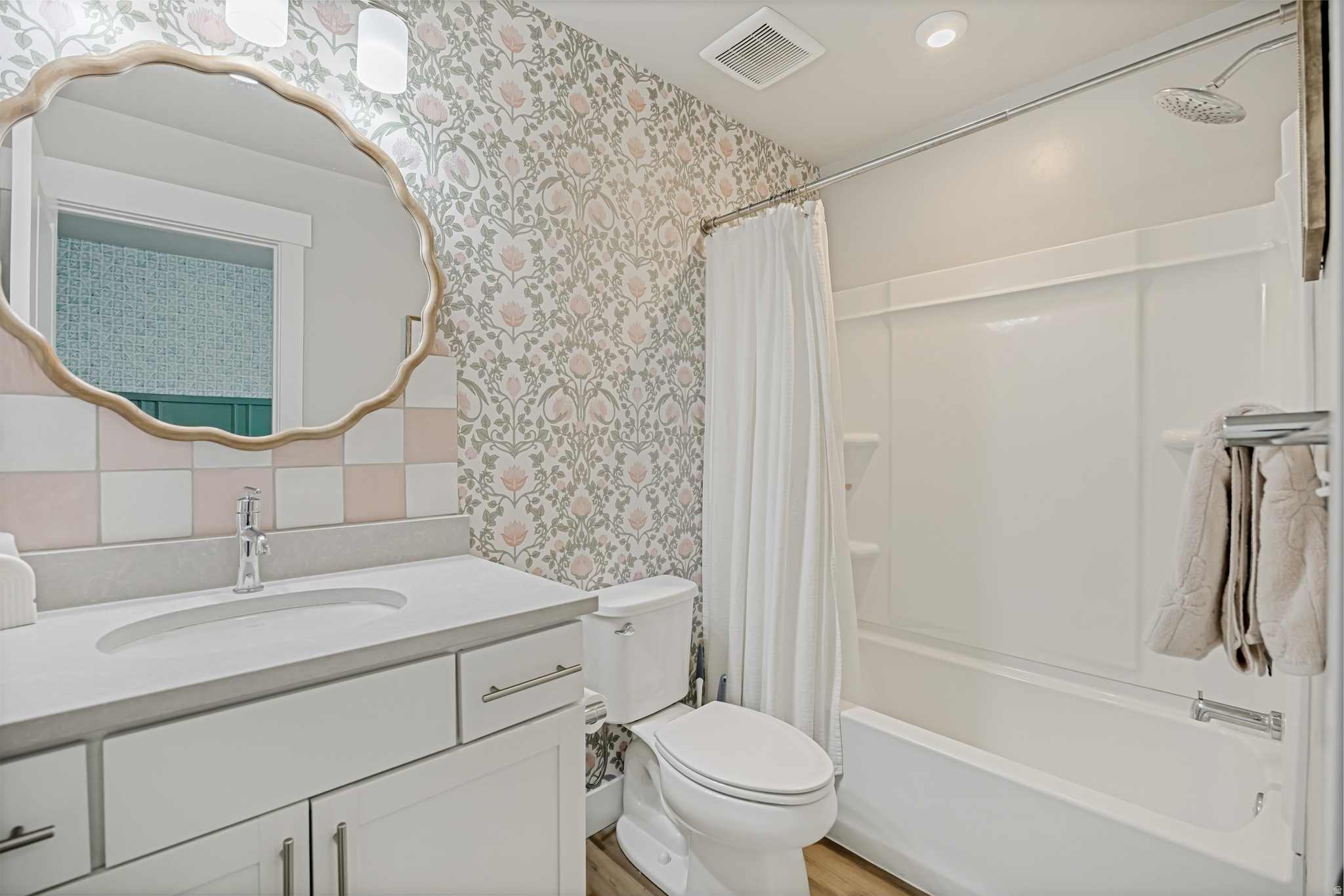 EDGEWATER PARK - Residential