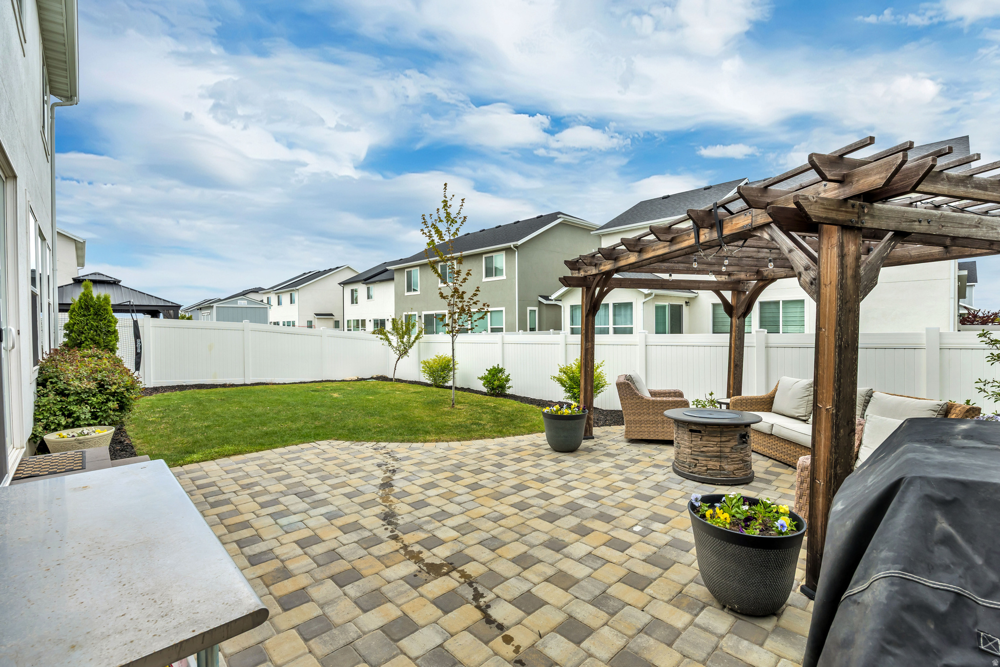 EDGEWATER PARK - Residential