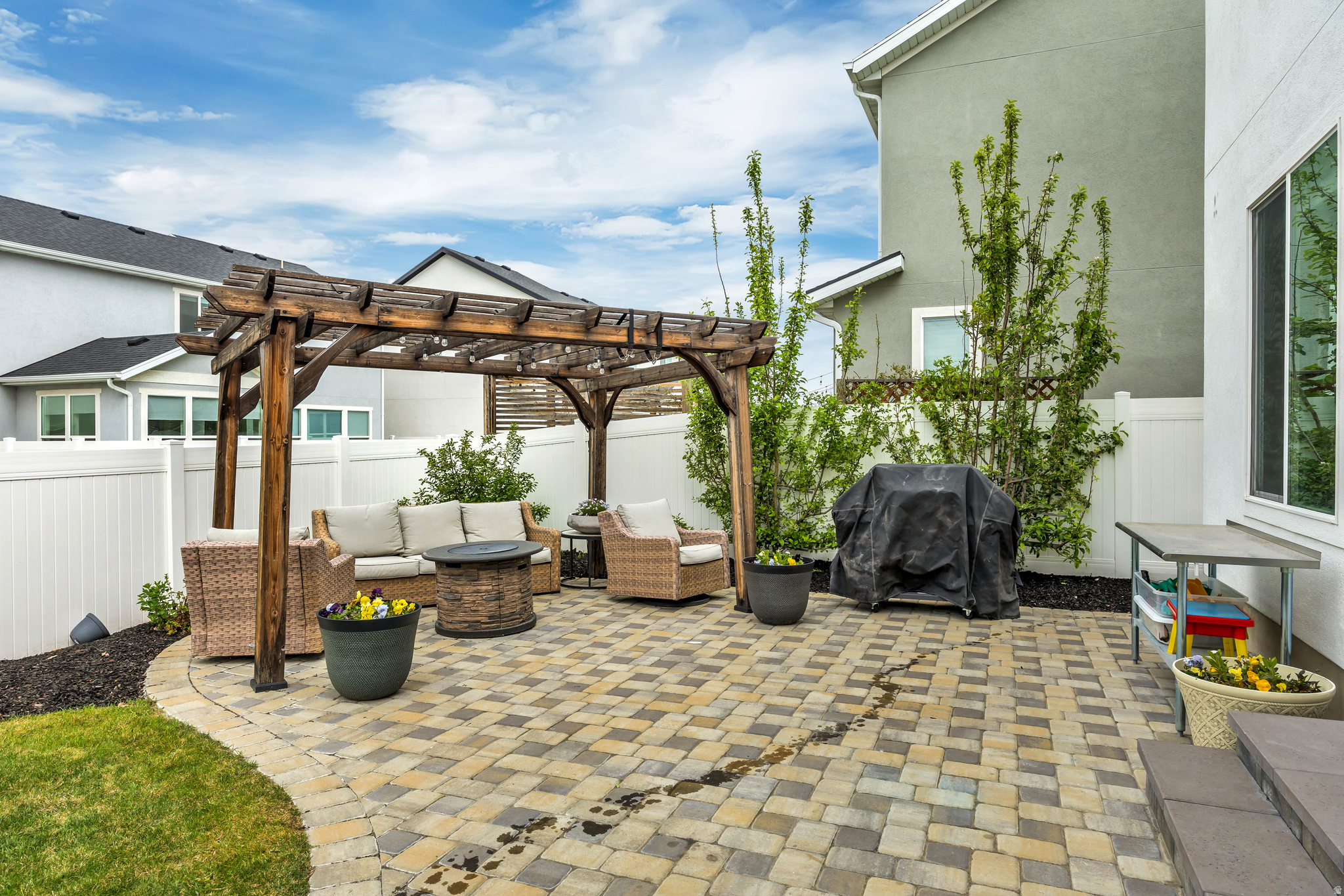 EDGEWATER PARK - Residential