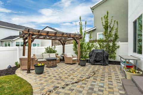 Tiny photo for 3092 S EDGEWATER CV, Syracuse, UT 84075 (MLS # 2153261)