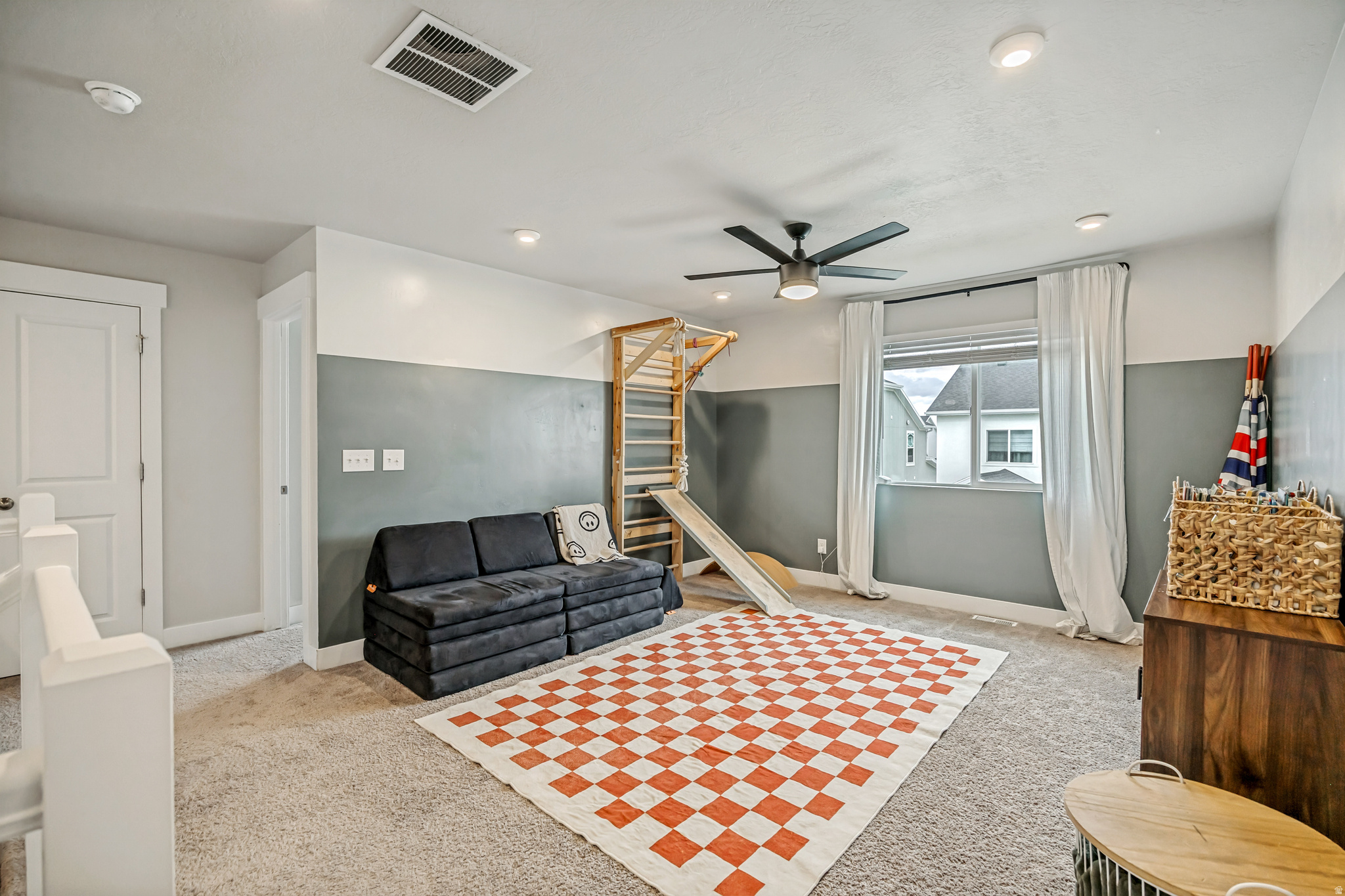 EDGEWATER PARK - Residential