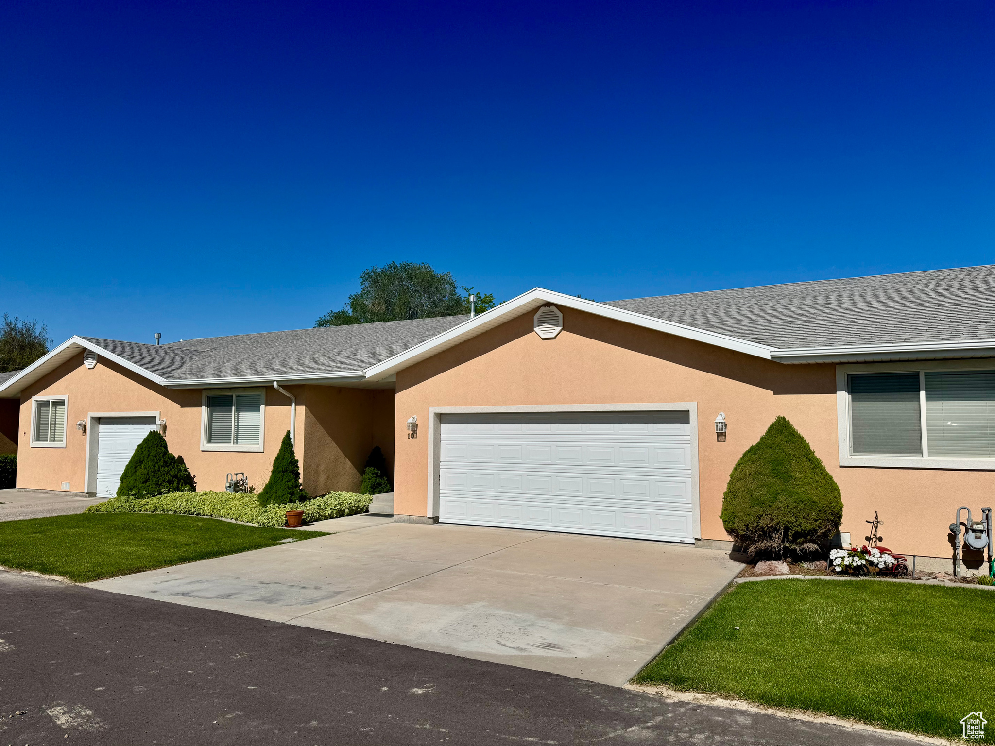 TOPAZ TOWNHOMES - Residential