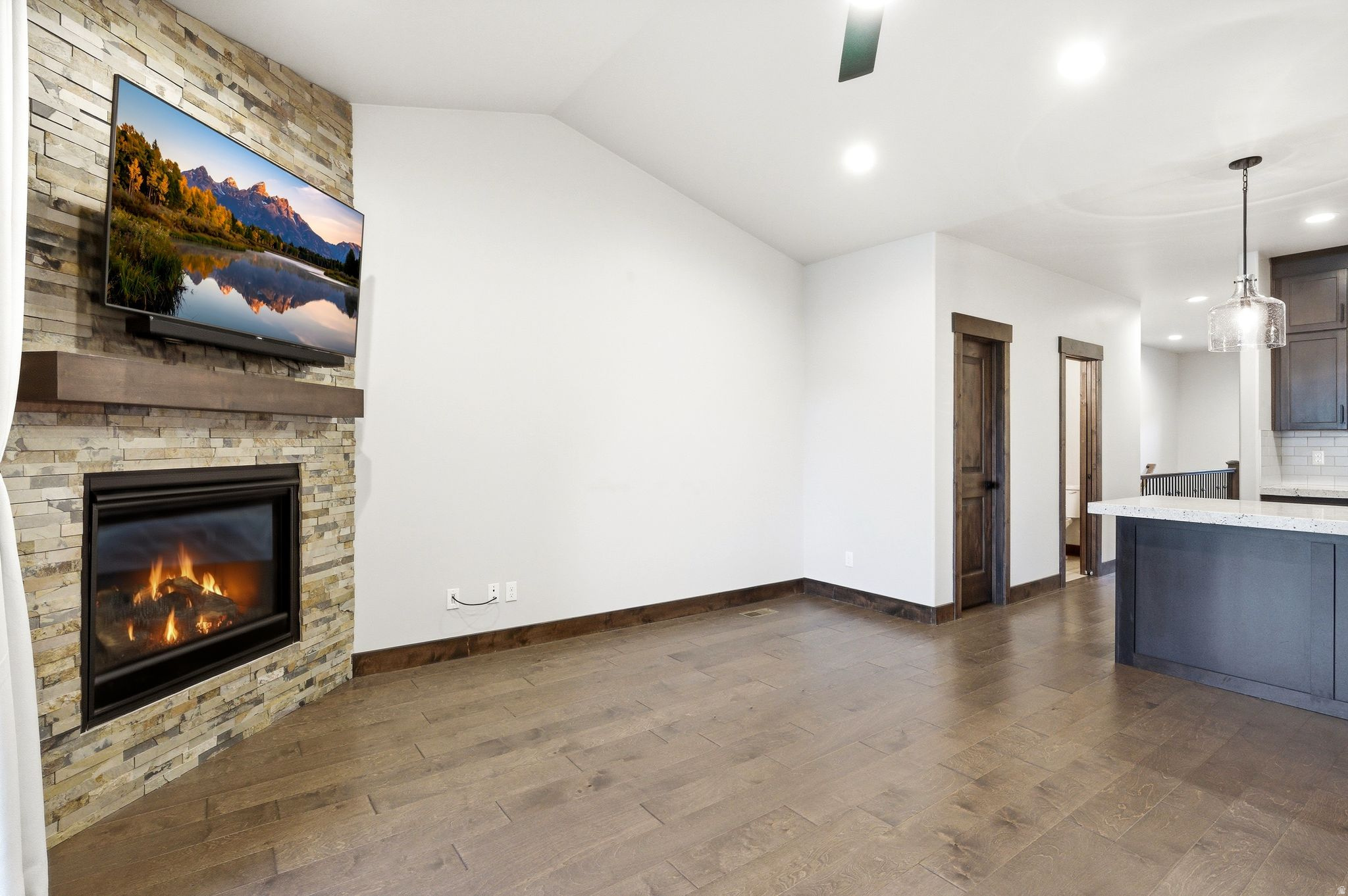 BLACK ROCK RIDGE - Residential