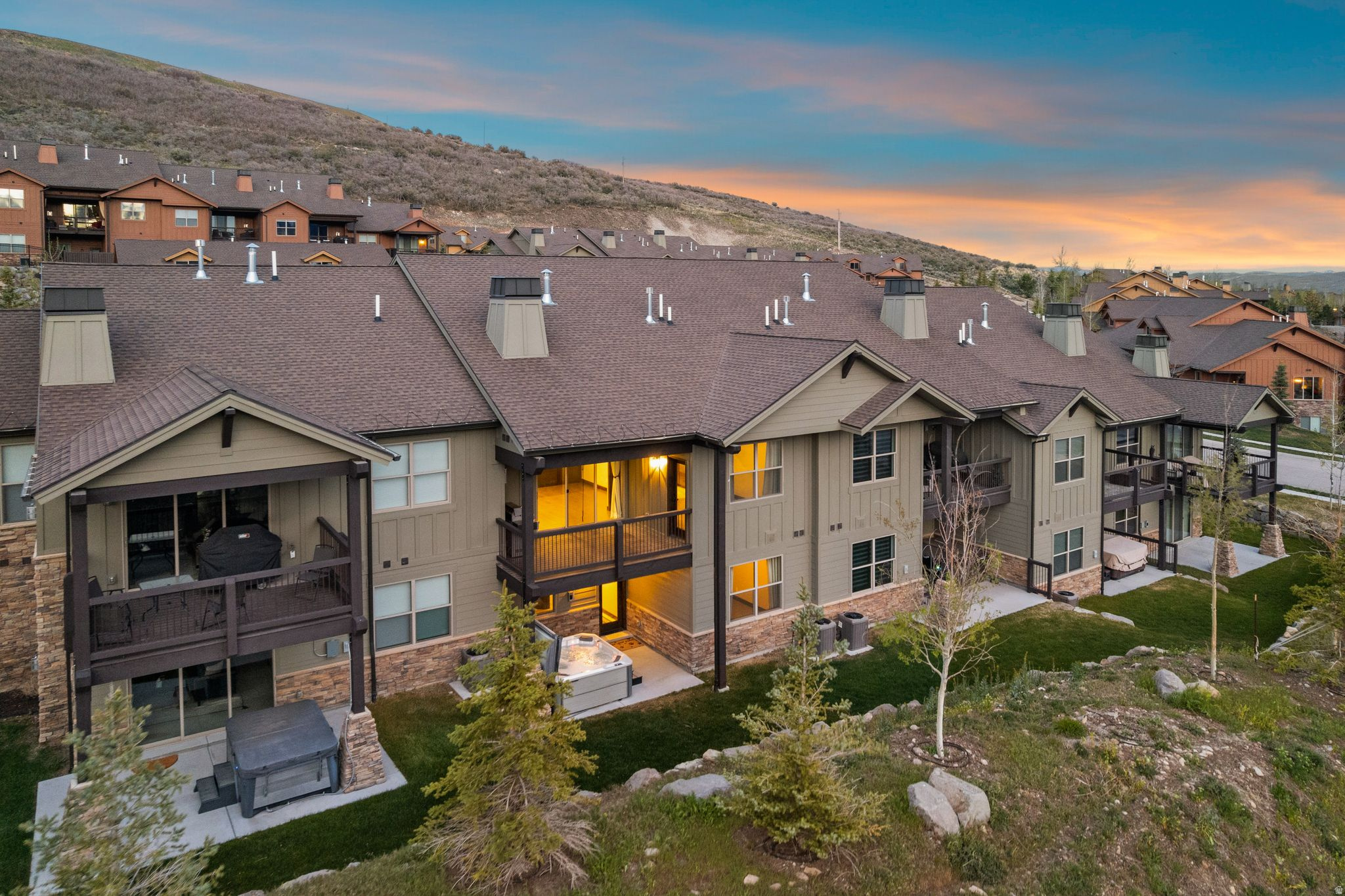 BLACK ROCK RIDGE - Residential