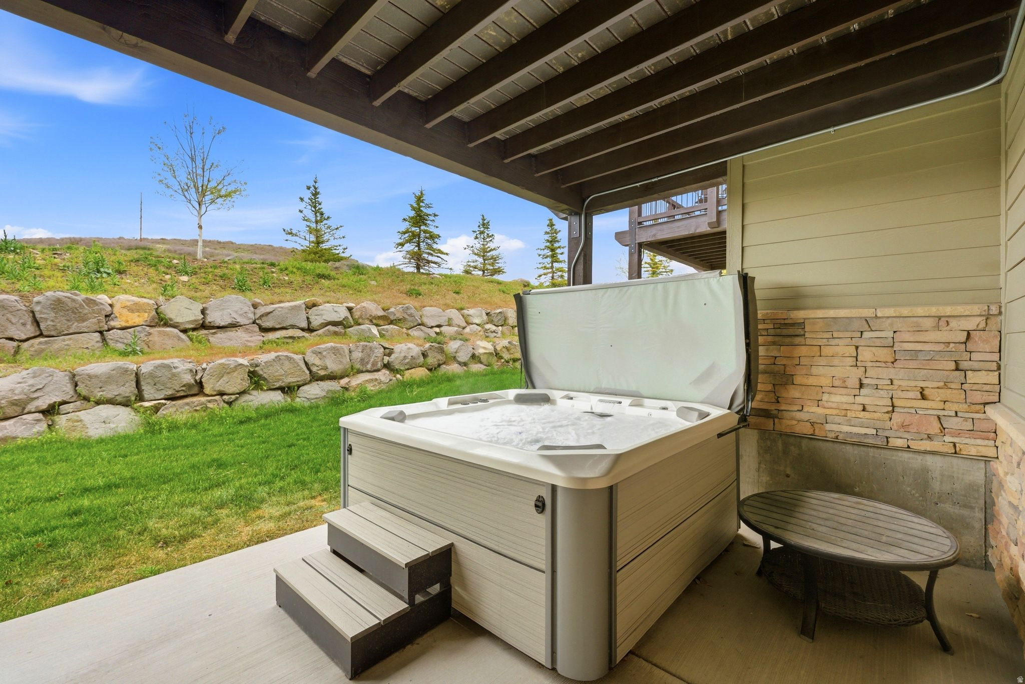 BLACK ROCK RIDGE - Residential