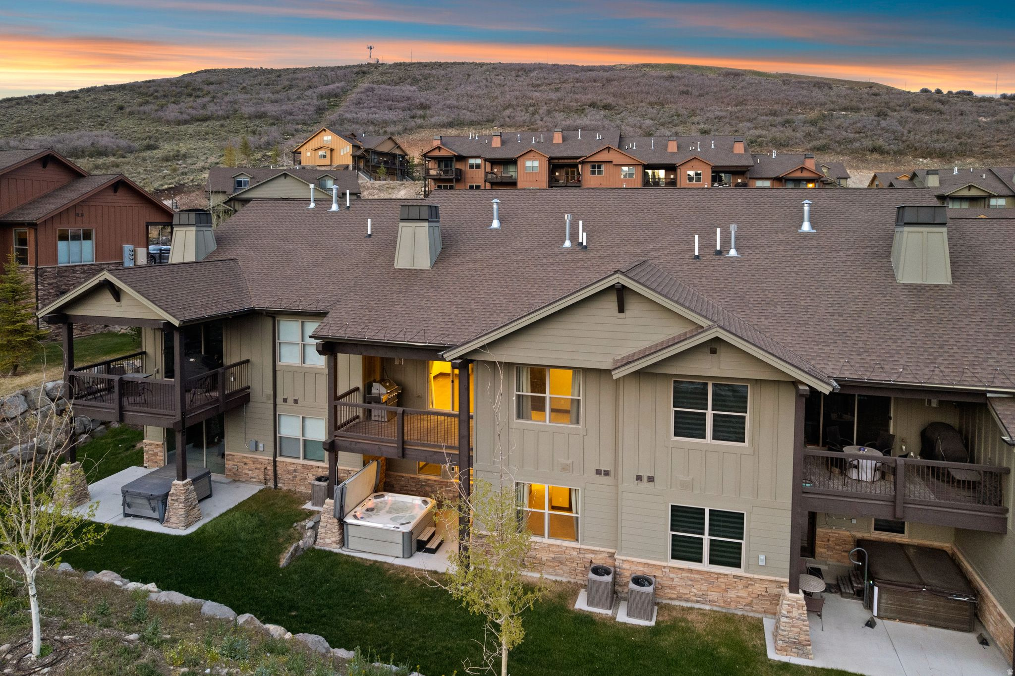 BLACK ROCK RIDGE - Residential