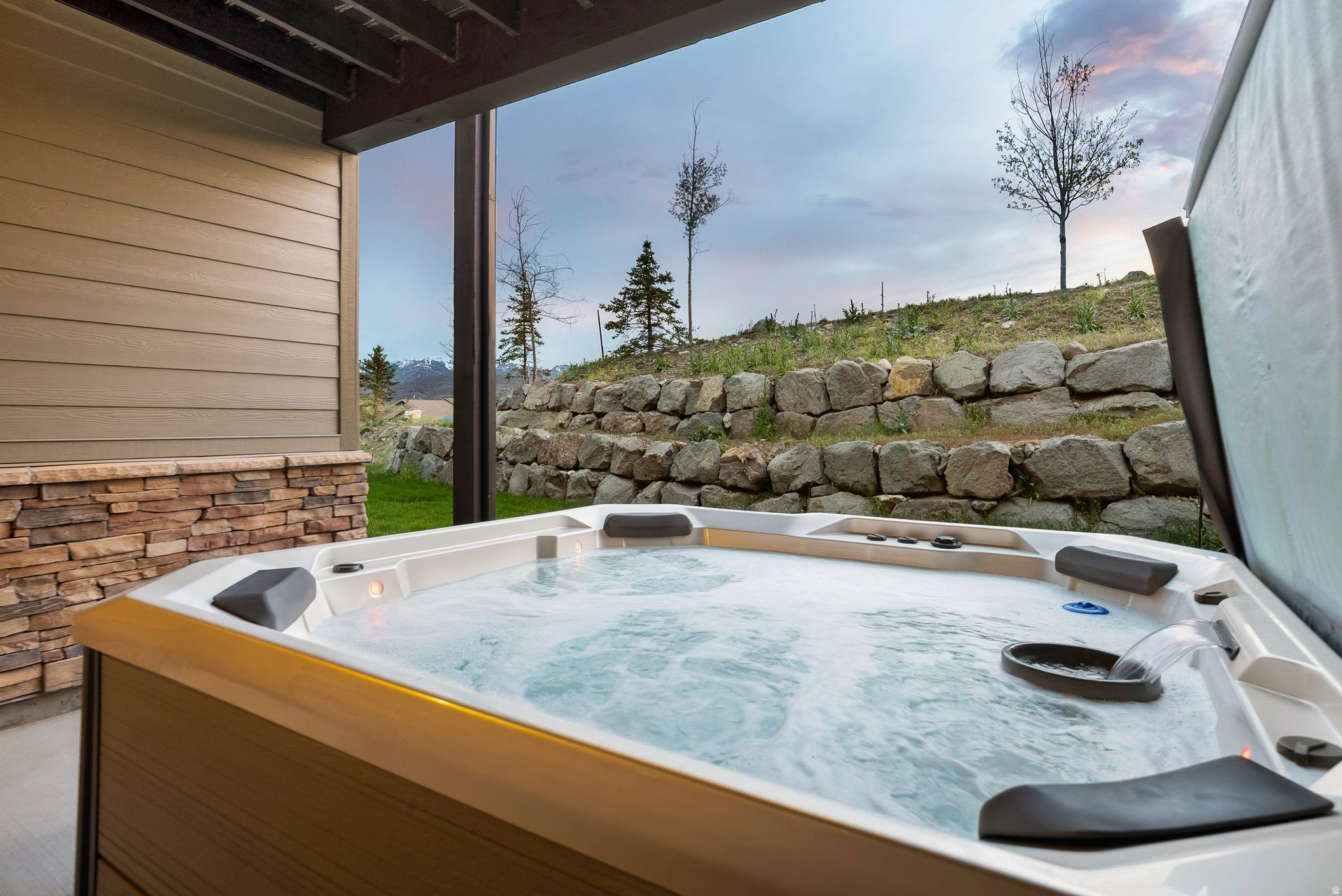 BLACK ROCK RIDGE - Residential