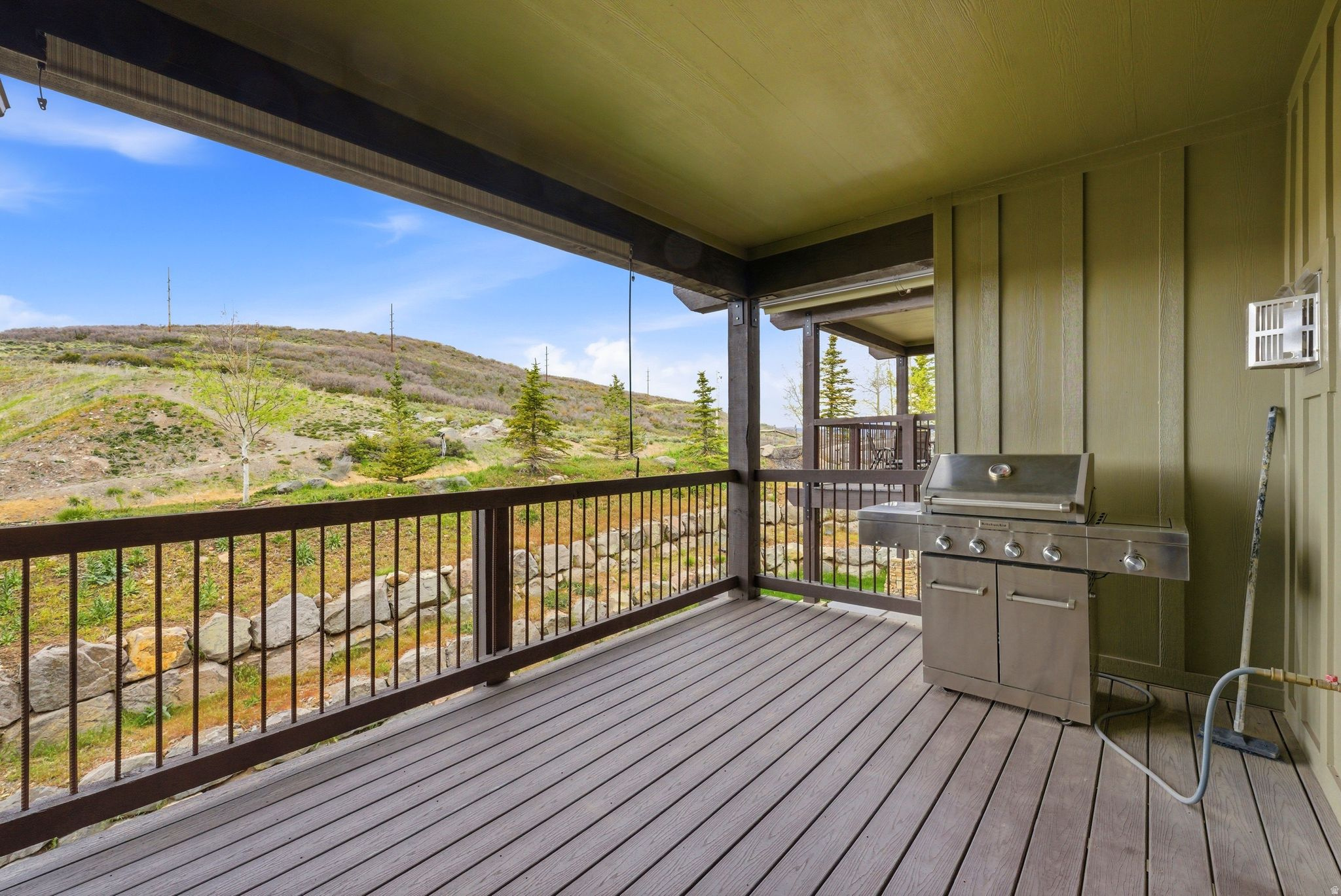 BLACK ROCK RIDGE - Residential