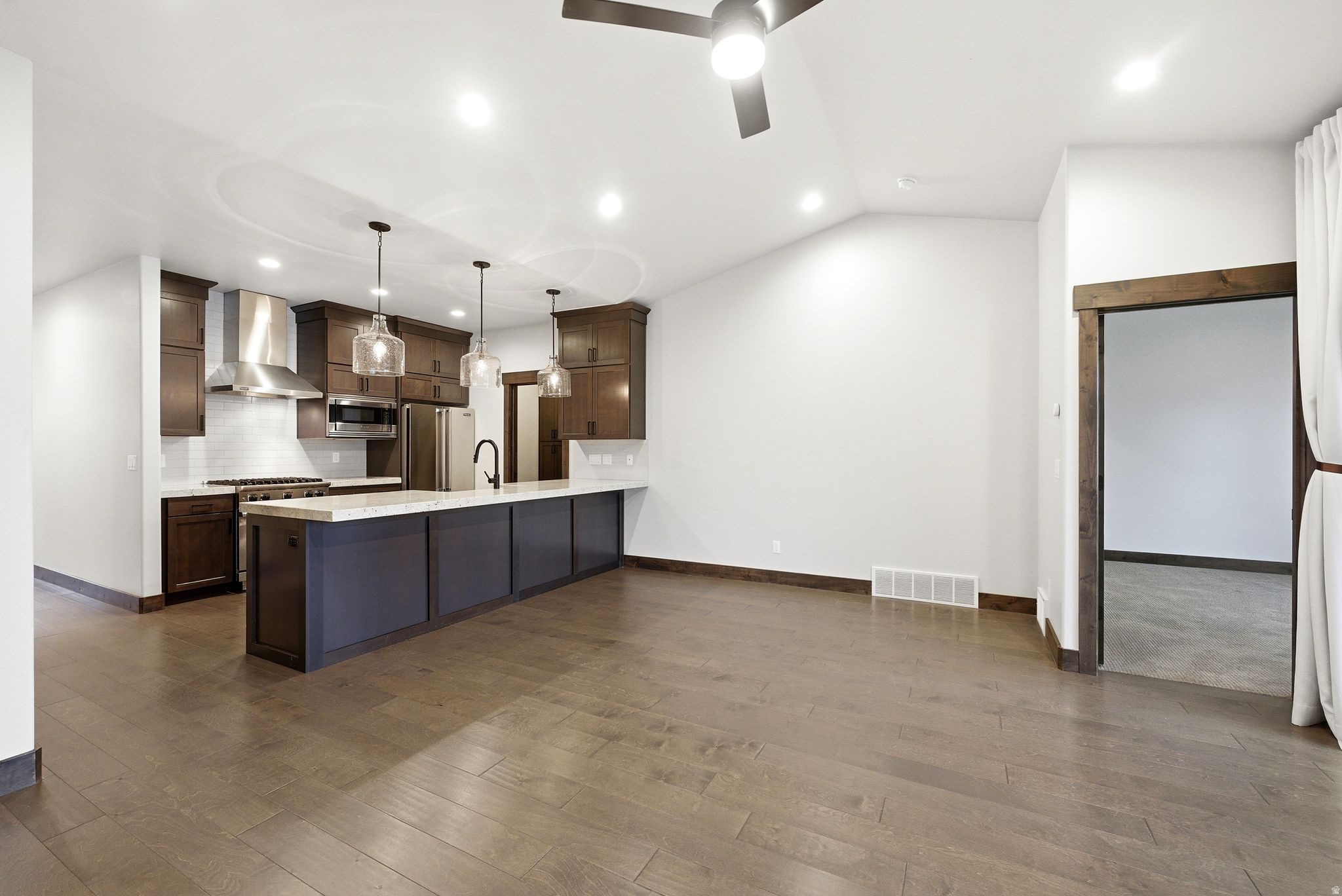 BLACK ROCK RIDGE - Residential
