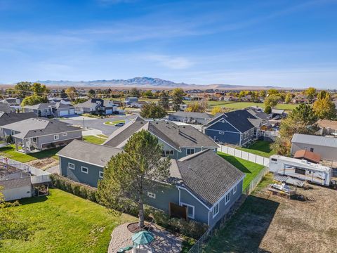 Tiny photo for 967 W YAMADA CT S, Syracuse, UT 84075 (MLS # 2158802)
