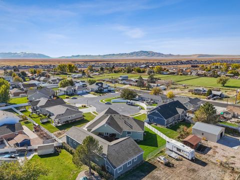 Tiny photo for 967 W YAMADA CT S, Syracuse, UT 84075 (MLS # 2158802)