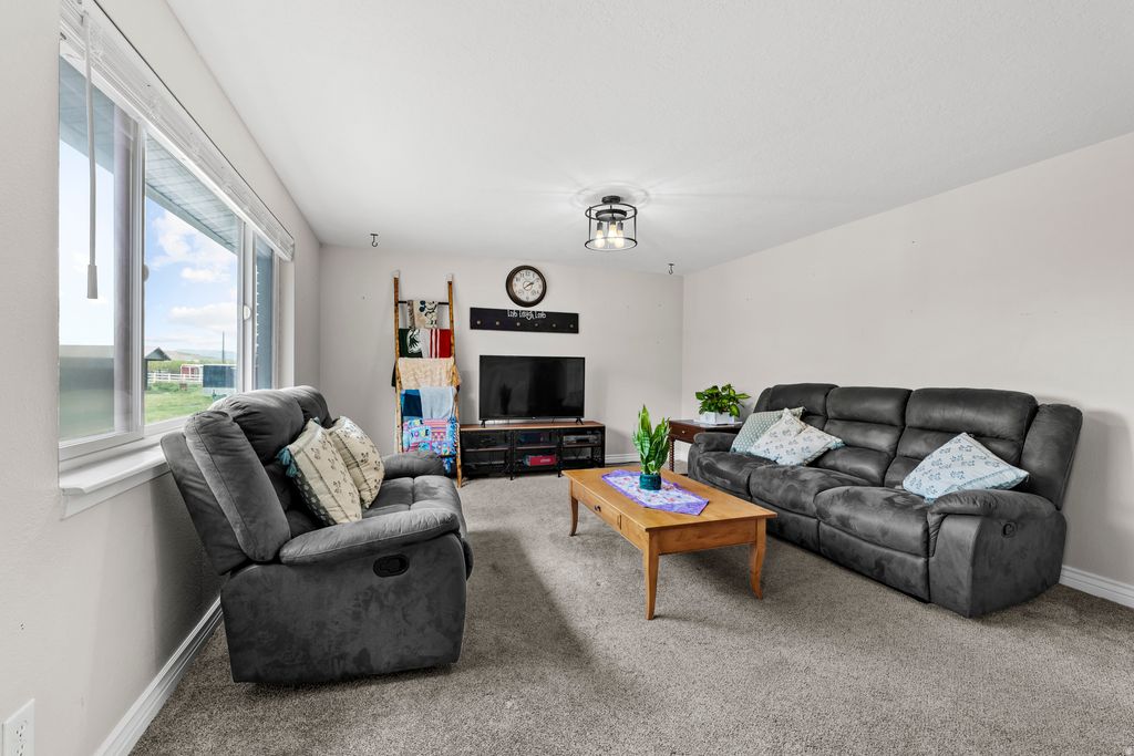 Photo of 421 N 500 W, Santaquin, UT 84655 (MLS # 2150879)