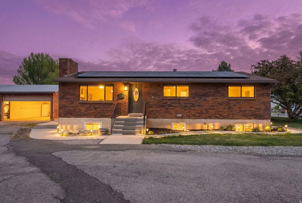 Photo of 421 N 500 W, Santaquin, UT 84655 (MLS # 2150879)