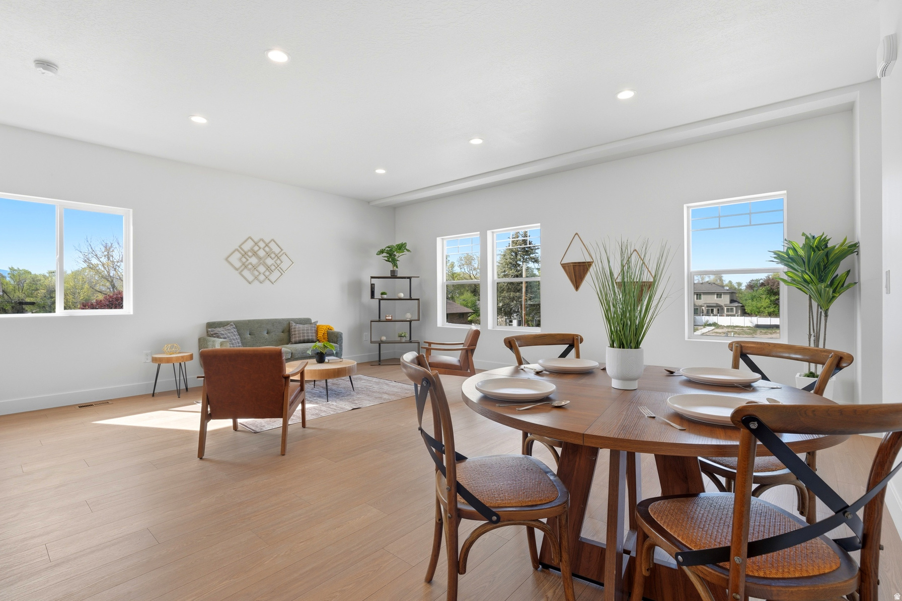 WOODHAVEN ESTATES - Residential Income
