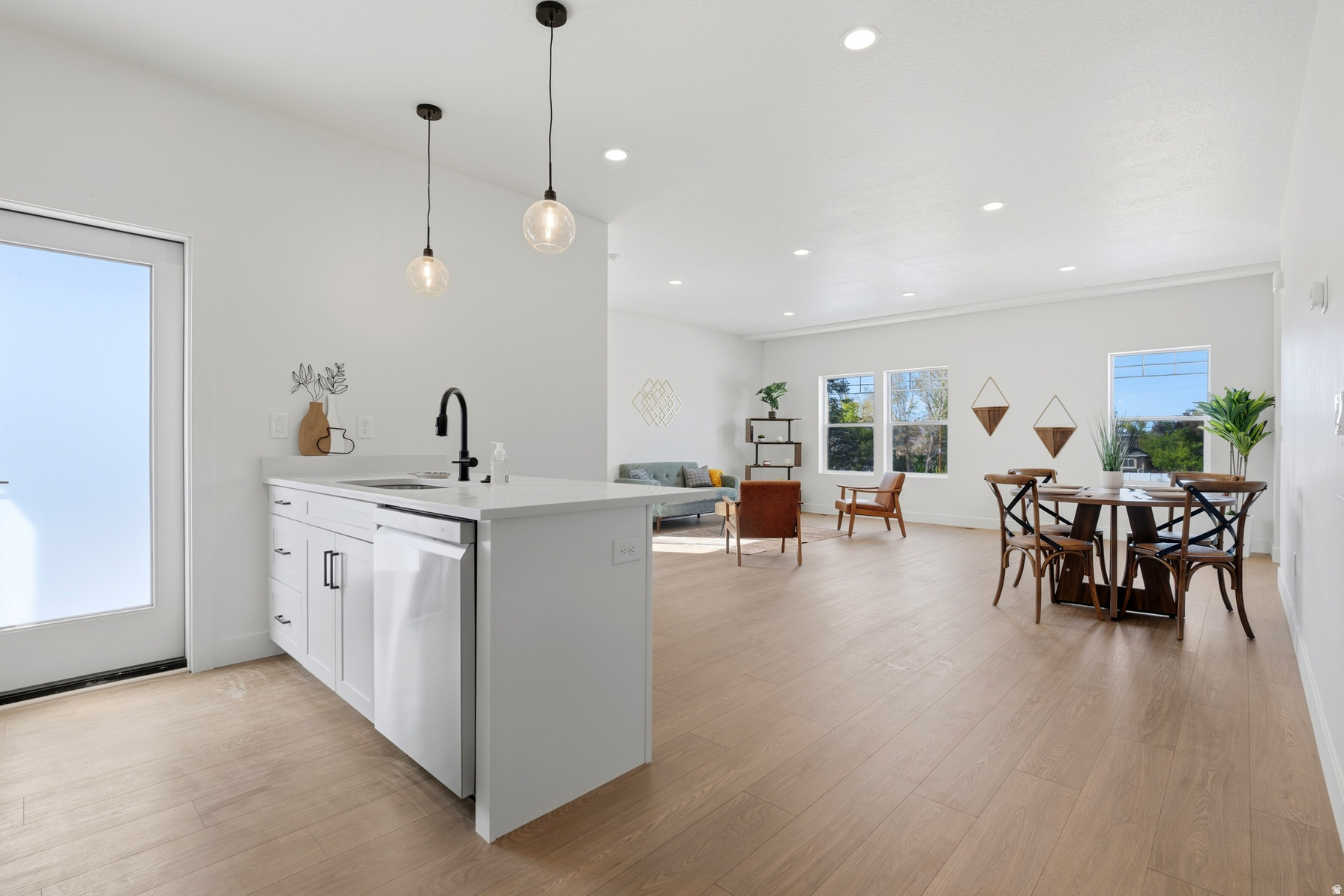 WOODHAVEN ESTATES - Residential Income